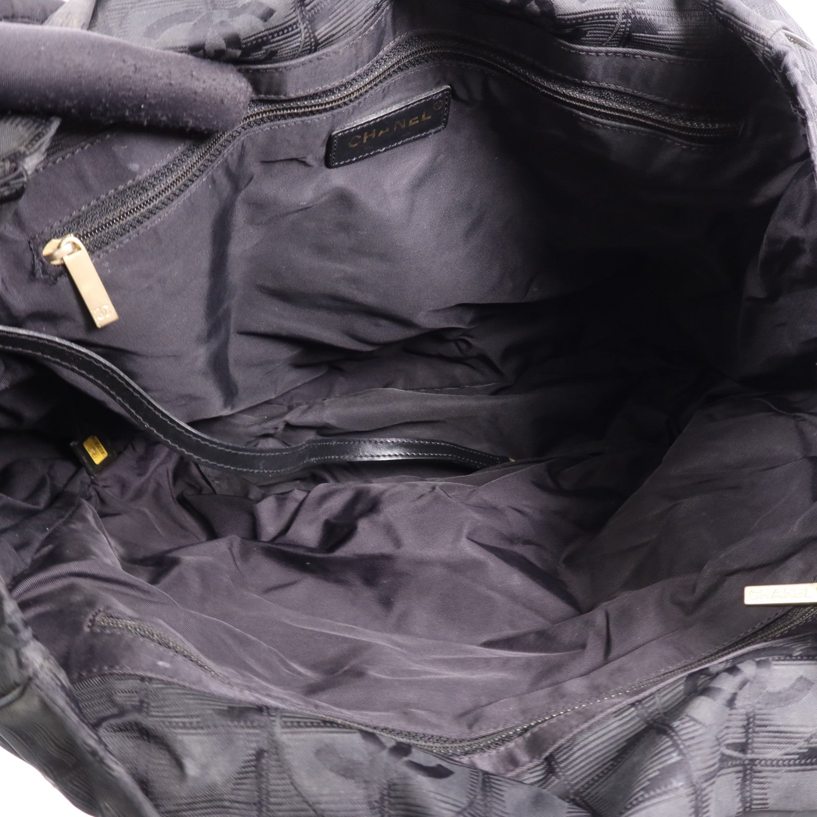 CHANEL 尼龍New Travel Line金扣手挽袋