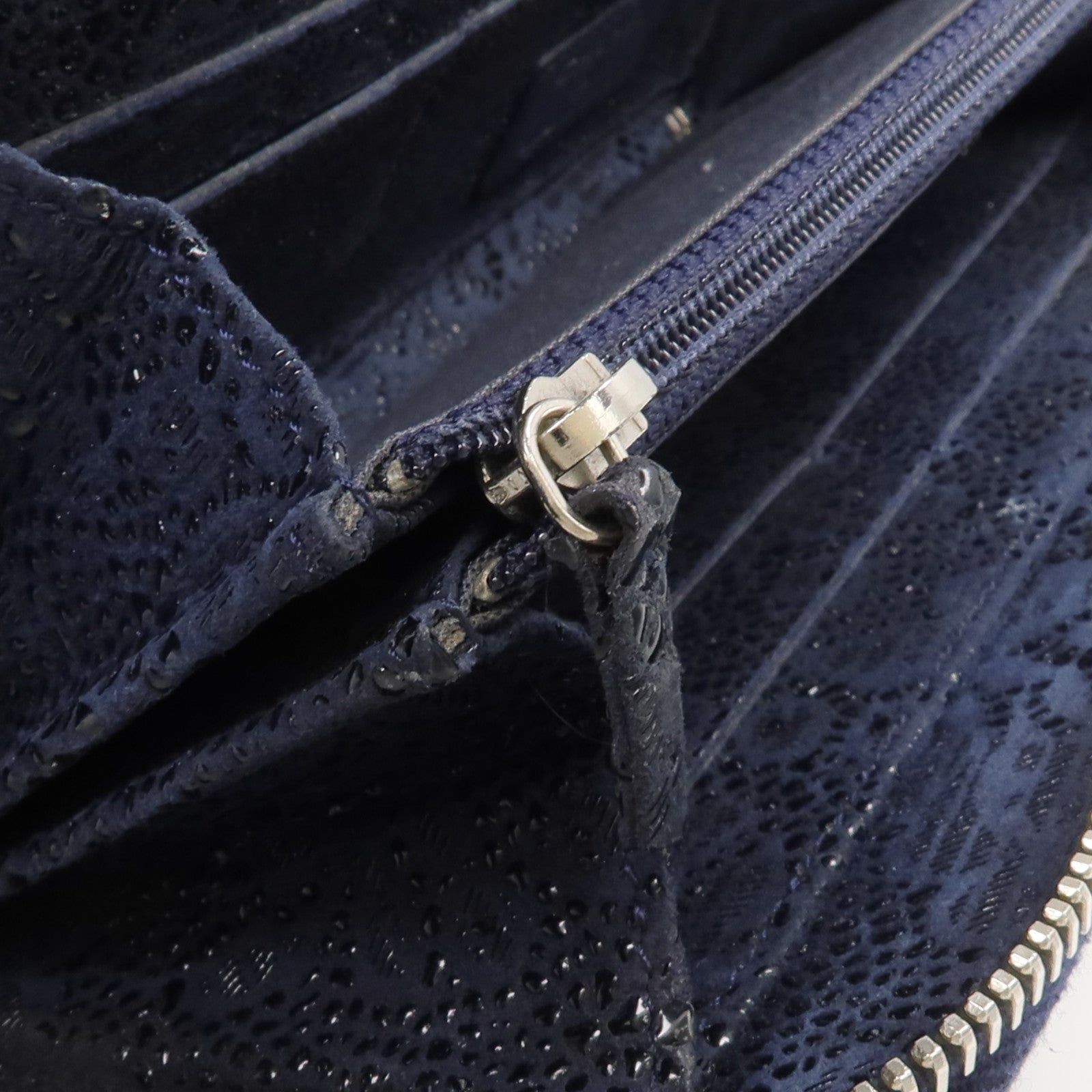 CHANEL 塗層帆布Long Zip-around Wallet長錢包
