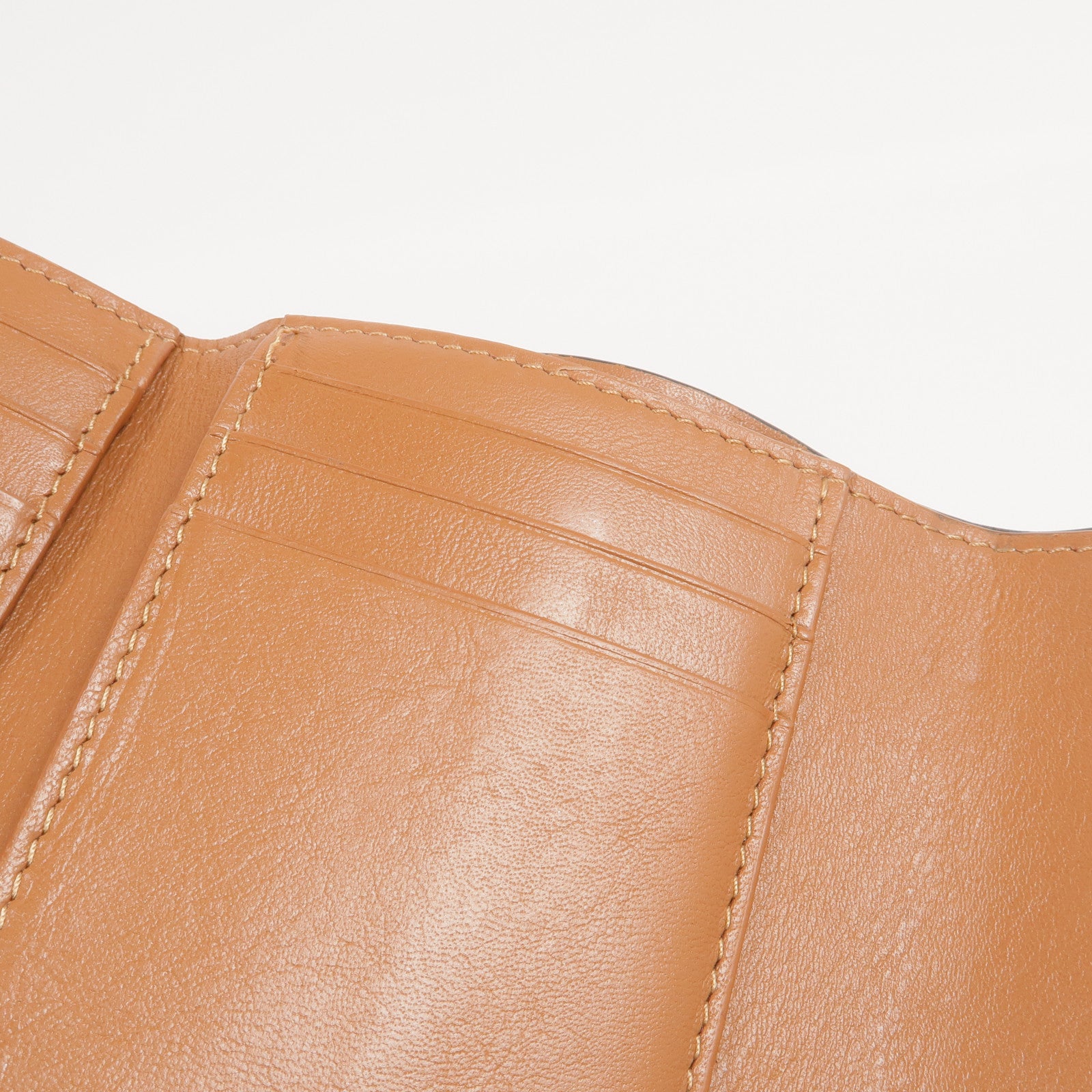 LOEWE 牛皮皮革Anagram Trifold Wallet銀扣錢包