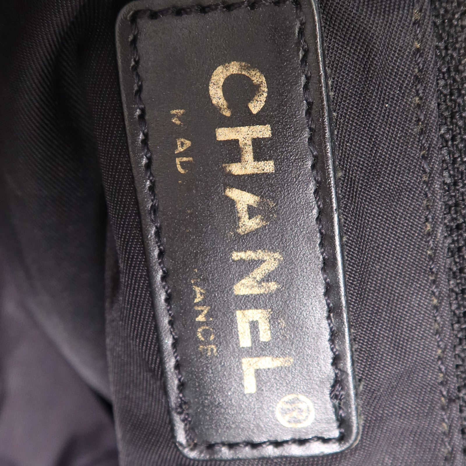 CHANEL 尼龍New Travel Line金扣手挽袋
