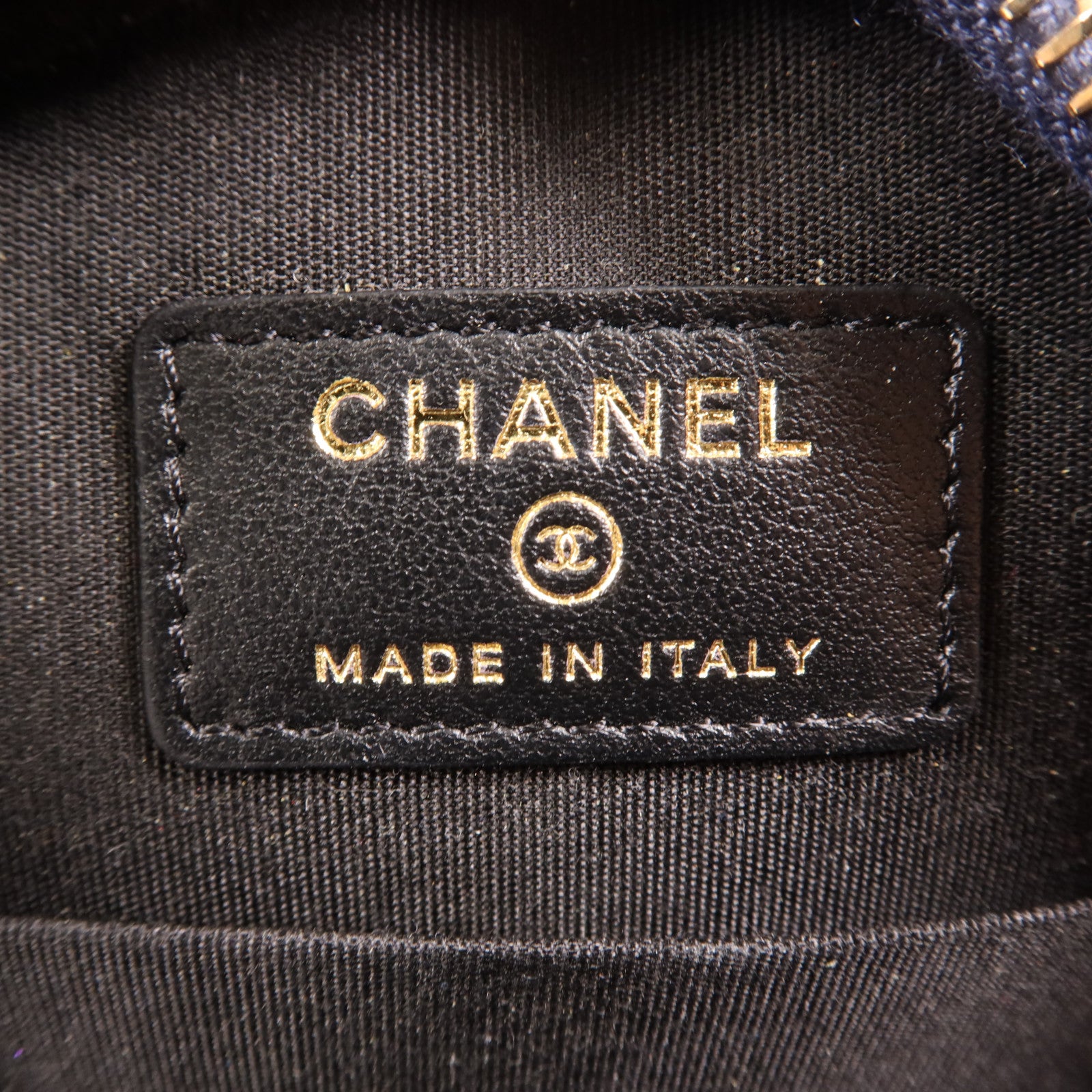 CHANEL 牛皮皮革Filigree Round Bag金扣鏈帶肩背袋