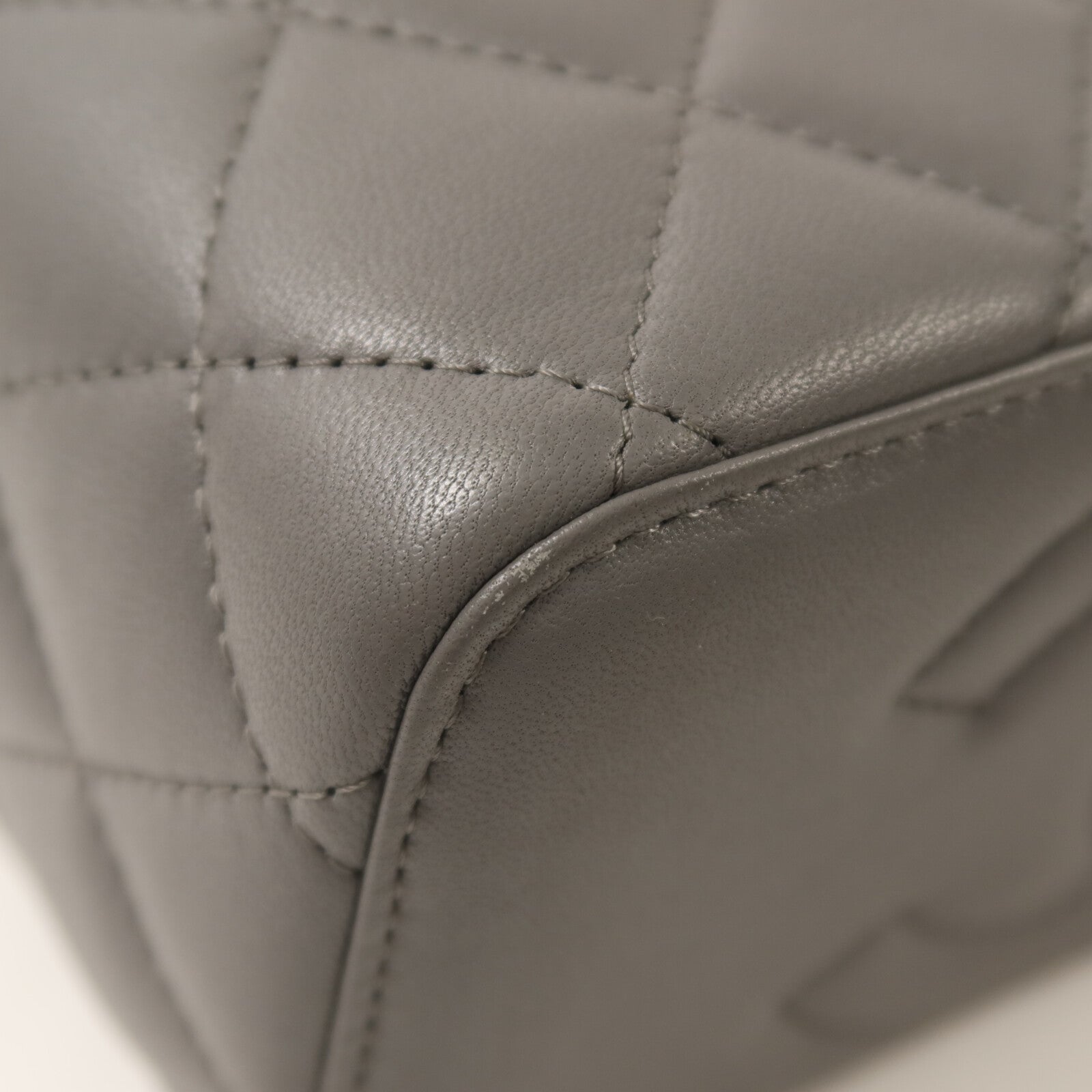 CHANEL 羊皮皮革Vanity Case金扣鏈帶手挽肩背兩用袋
