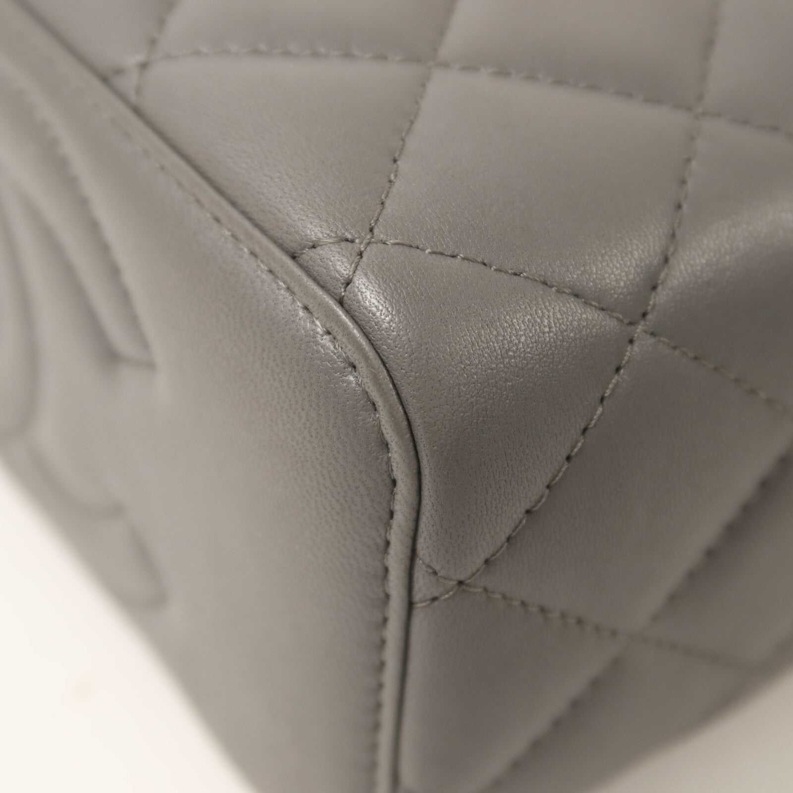 CHANEL 羊皮皮革Vanity Case金扣鏈帶手挽肩背兩用袋
