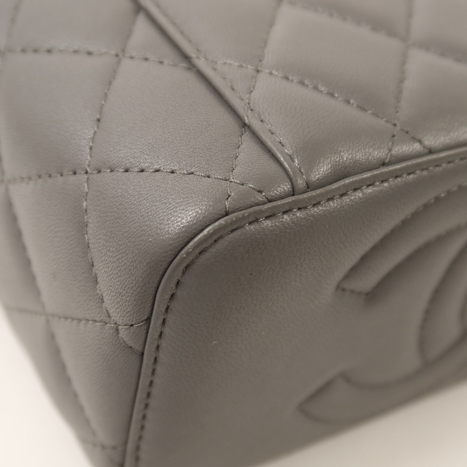 CHANEL 羊皮皮革Vanity Case金扣鏈帶手挽肩背兩用袋