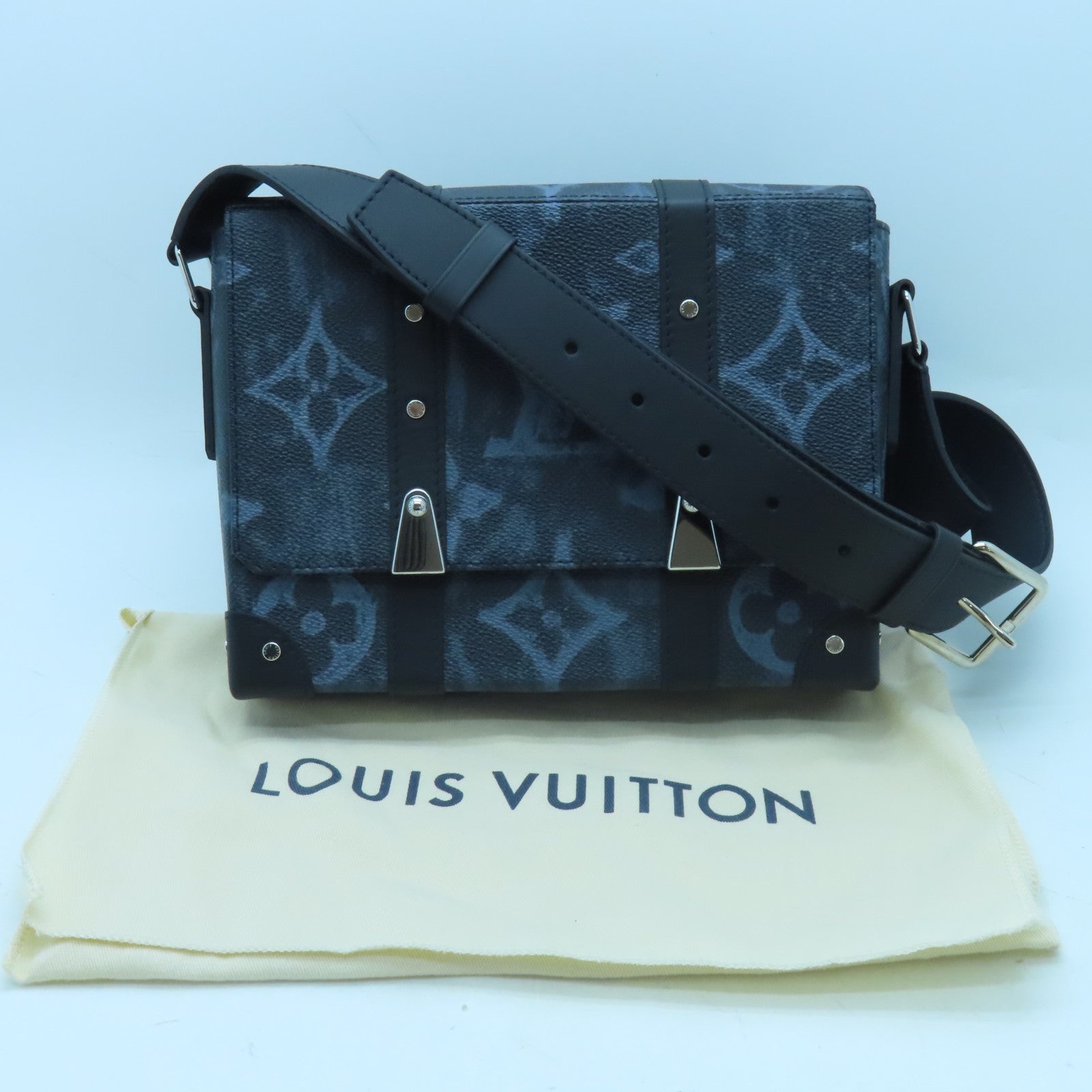 LOUIS VUITTON Monogram Pastel Noir Pastel Trunk銀扣肩背袋黑色