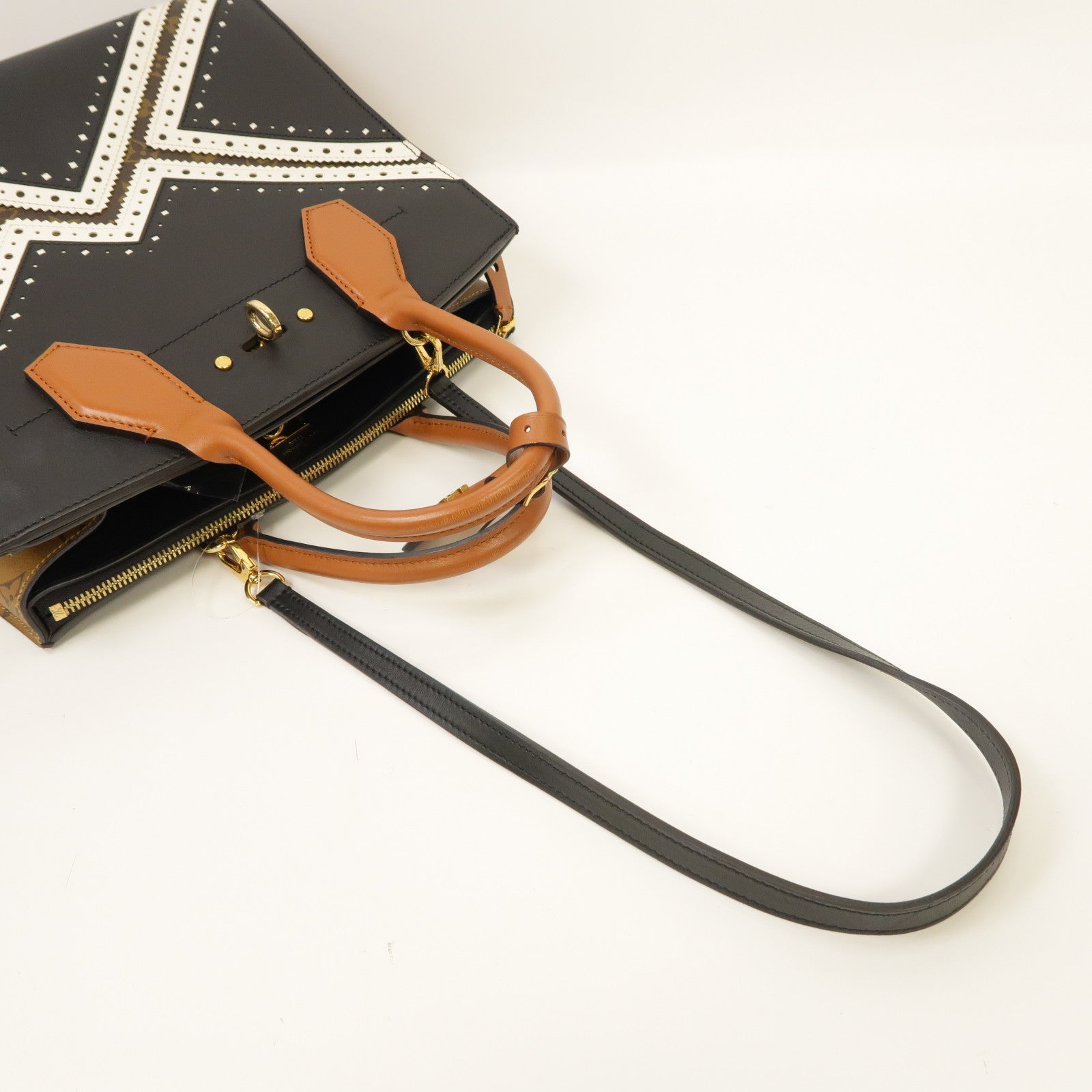 LOUIS VUITTON 牛皮皮革/Monogram City Steamer MM金扣手挽肩背兩用袋白色/黑色