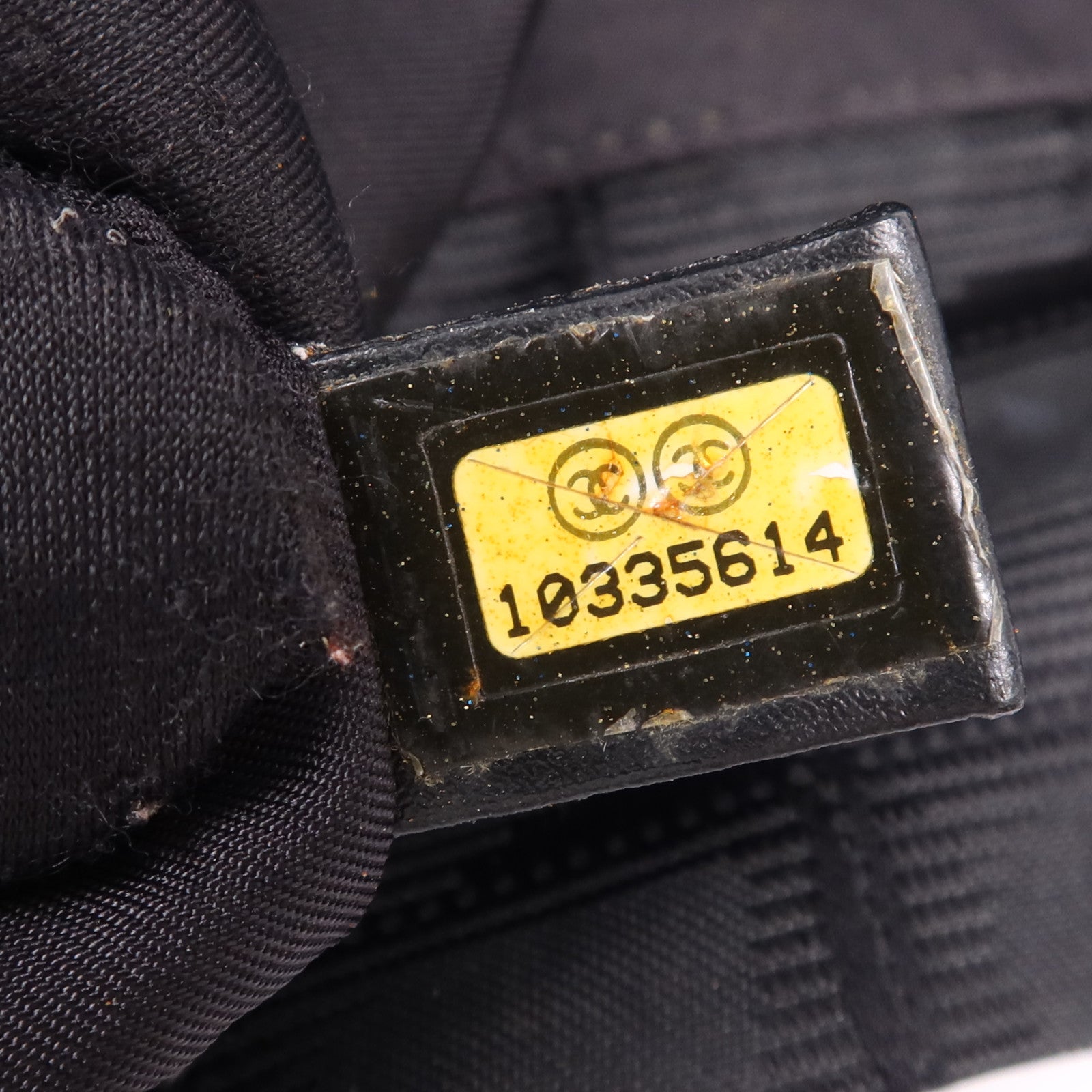 CHANEL 尼龍New Travel Line金扣手挽袋