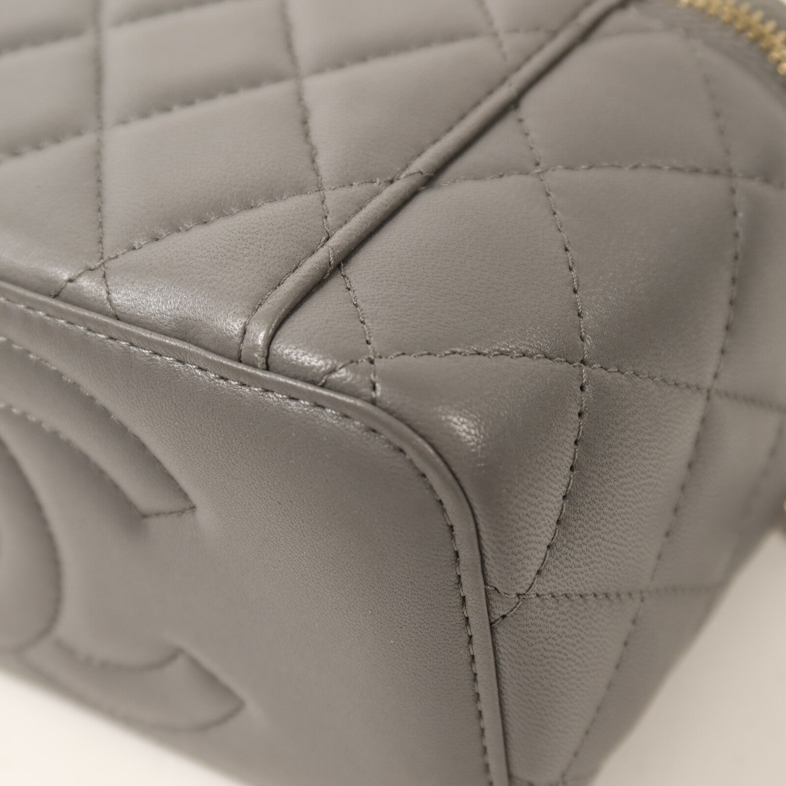 CHANEL 羊皮皮革Vanity Case金扣鏈帶手挽肩背兩用袋