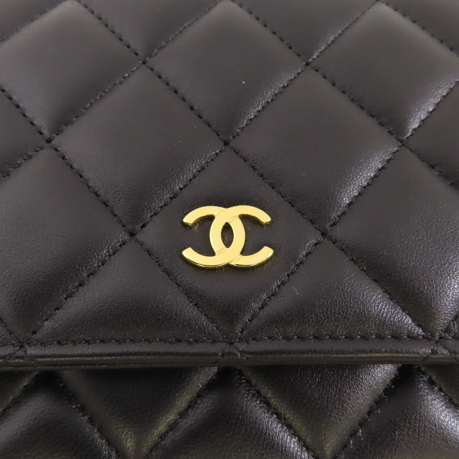 CHANEL 皮革WOC Wallet On Chain金扣鏈帶肩背袋