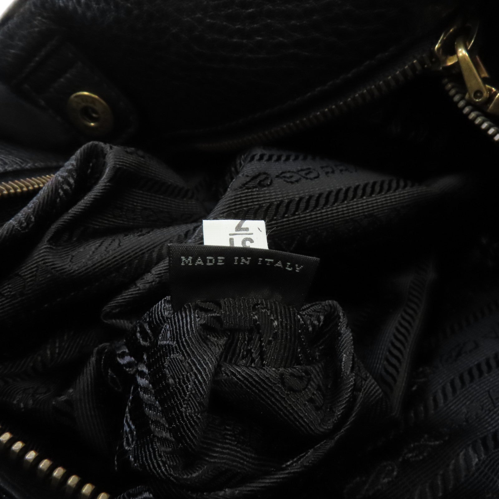 PRADA 尼龍/皮革2 Way Shoulder金扣手挽肩背兩用袋黑色