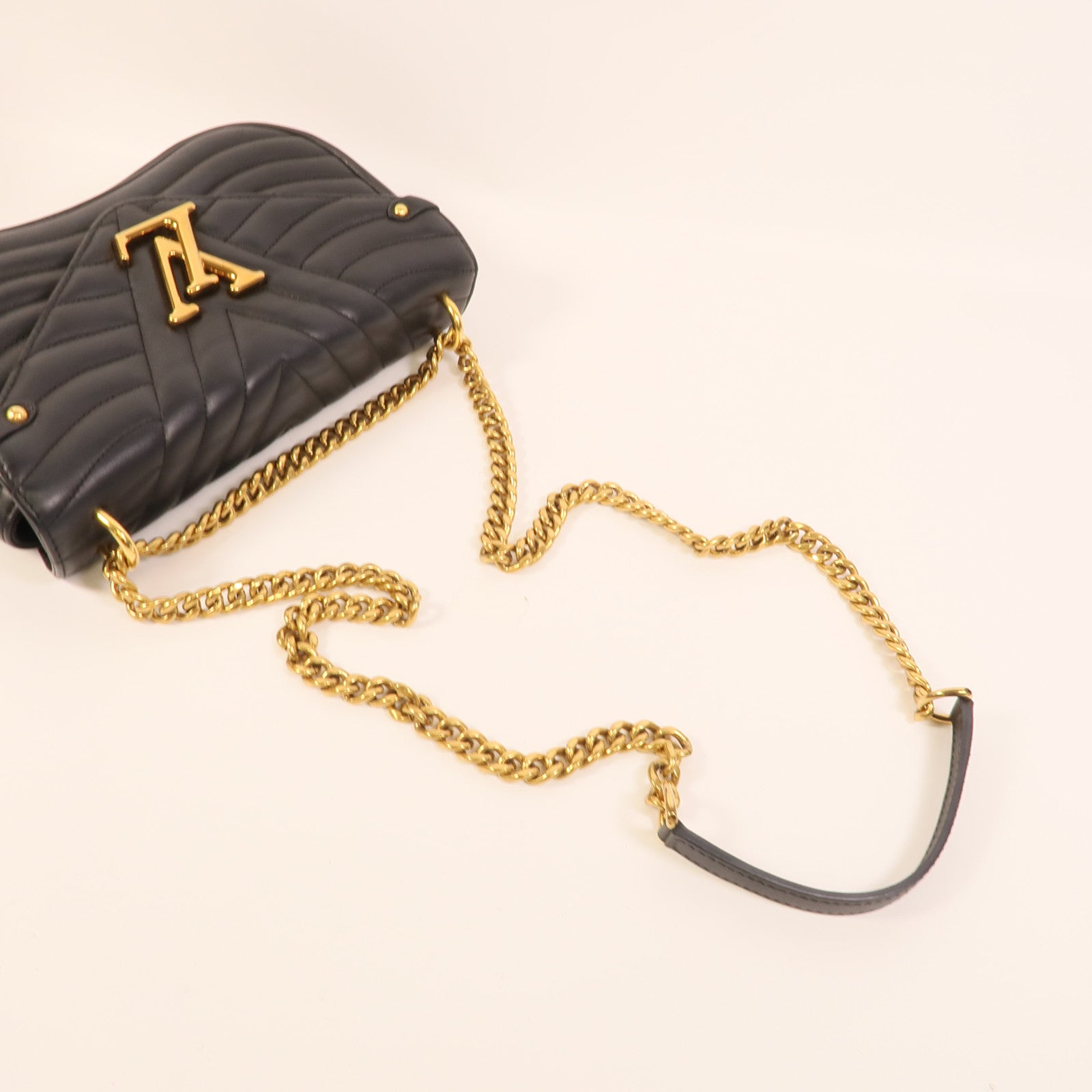 LOUIS VUITTON 牛皮皮革New Wave MM肩背袋