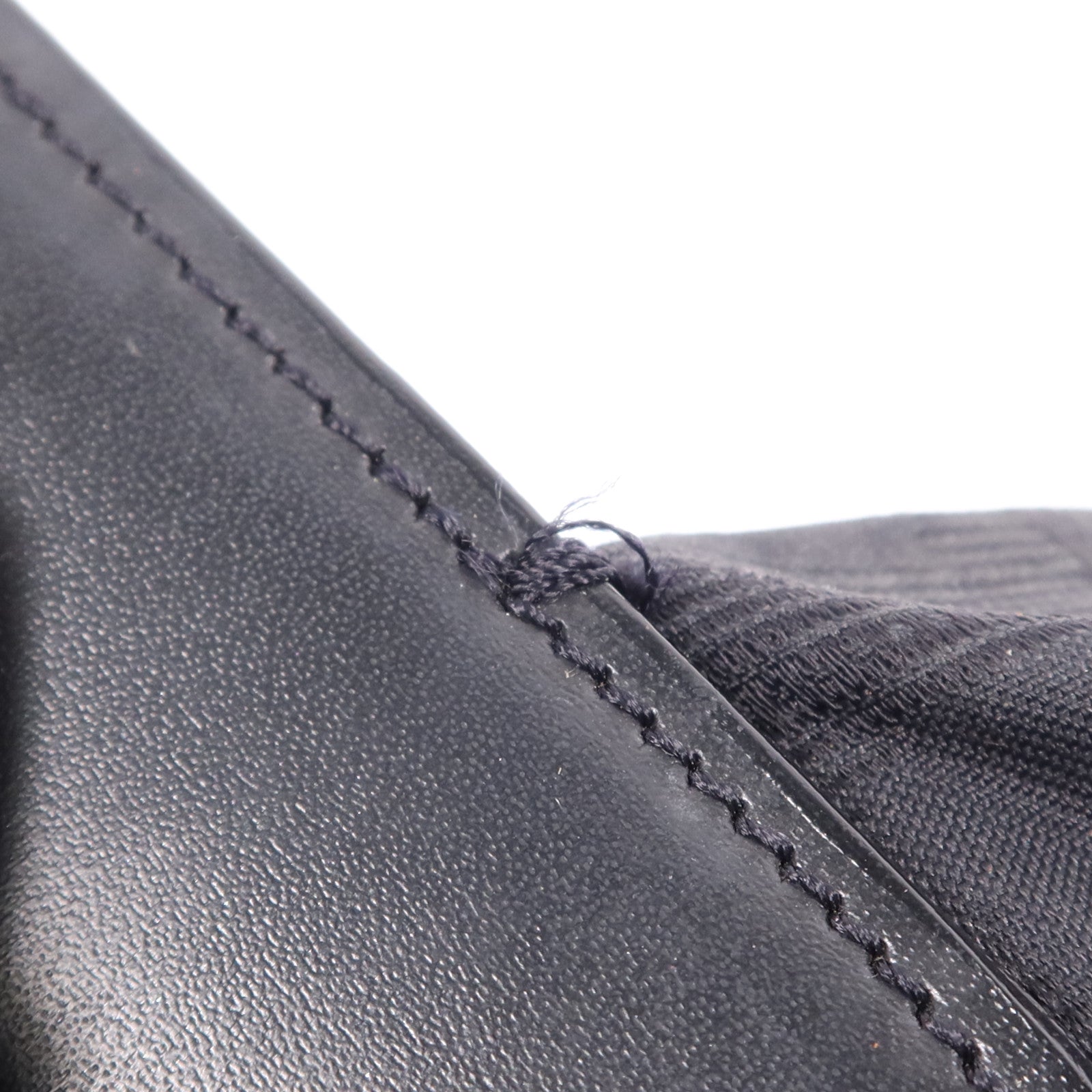 CHANEL 尼龍New Travel Line金扣手挽袋