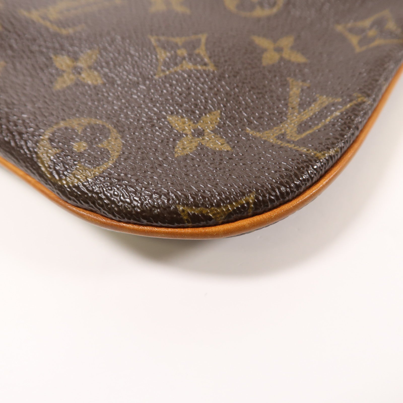 LOUIS VUITTON Monogram Pochette Bosphore金扣肩背袋棕色