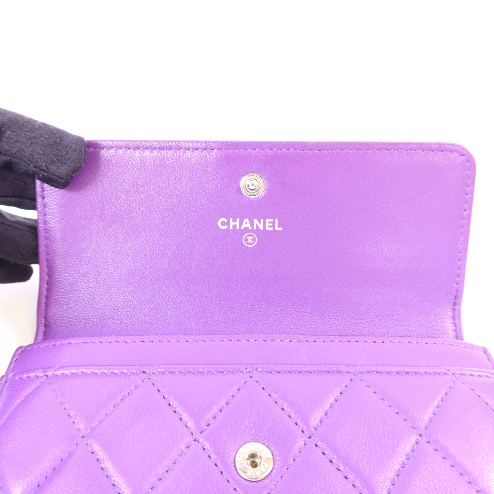 CHANEL 羊皮皮革Boy Bifold Wallet銀扣錢包