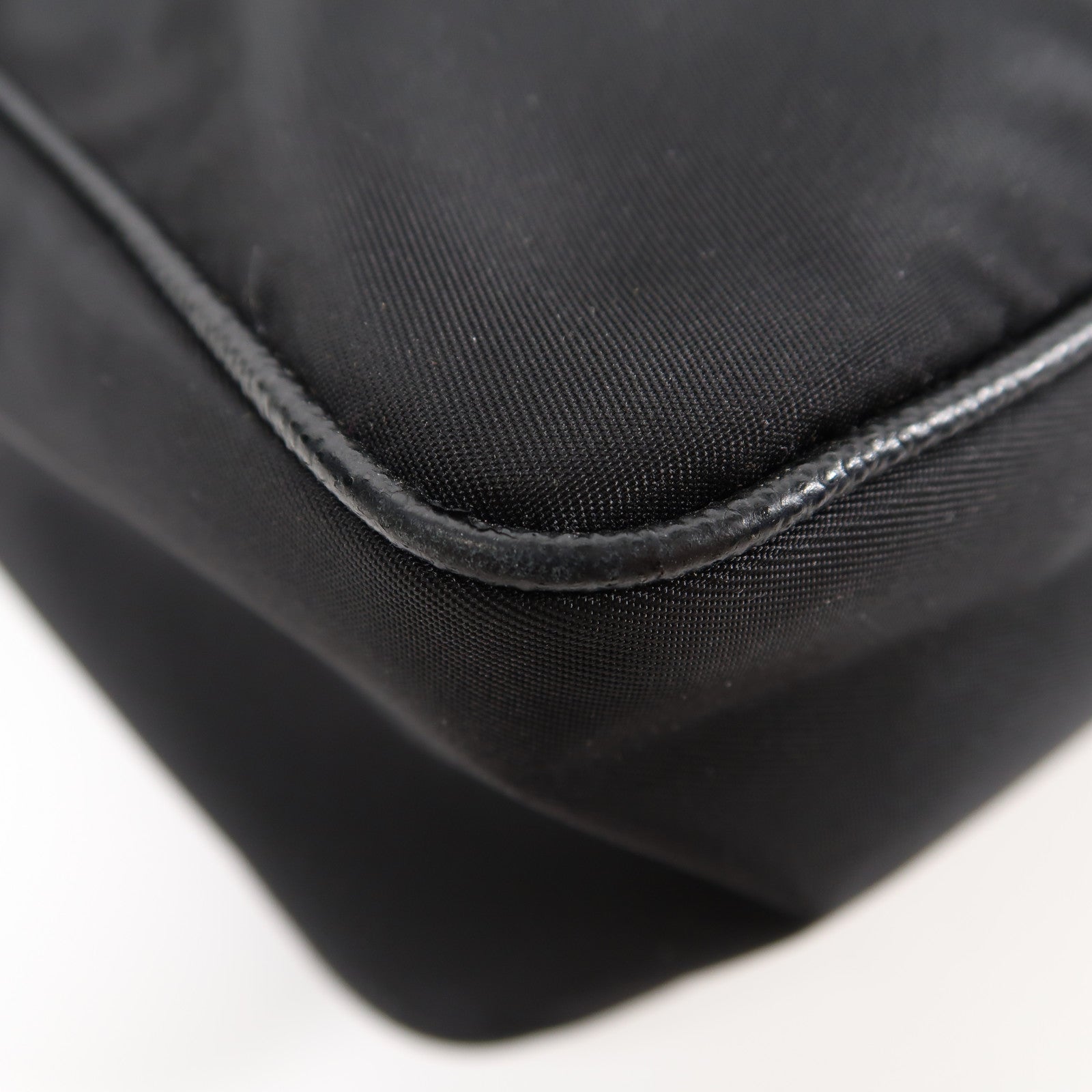 PRADA 尼龍Re-Nylon Shoulder Bag銀扣肩背袋黑色