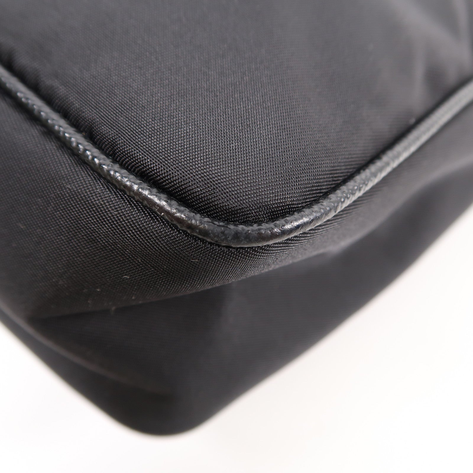 PRADA 尼龍Re-Nylon Shoulder Bag銀扣肩背袋黑色