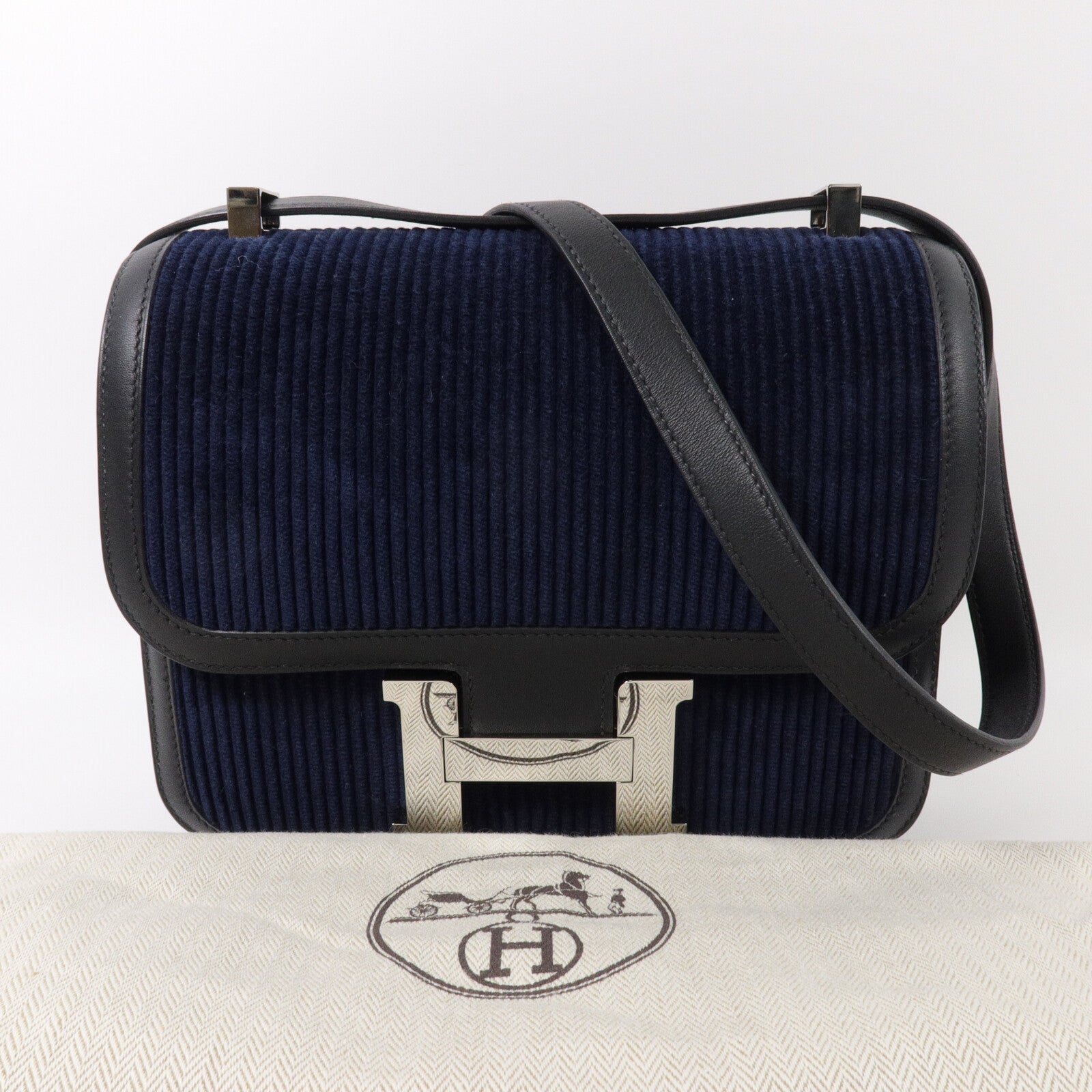 HERMES Velvet-Corduroy/Swif皮革Constance 24肩背袋Bleu Marine/Noir