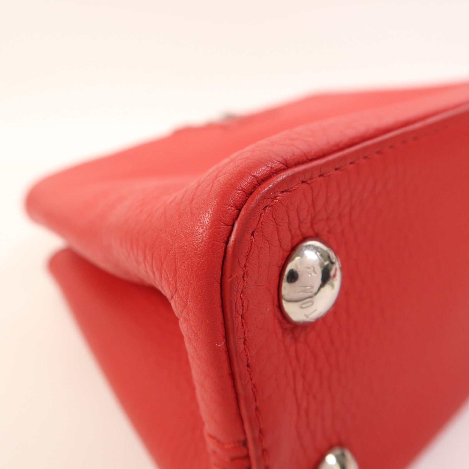 LOUIS VUITTON 【激減優惠】Taurillon Capucines BB銀扣手挽肩背兩用袋