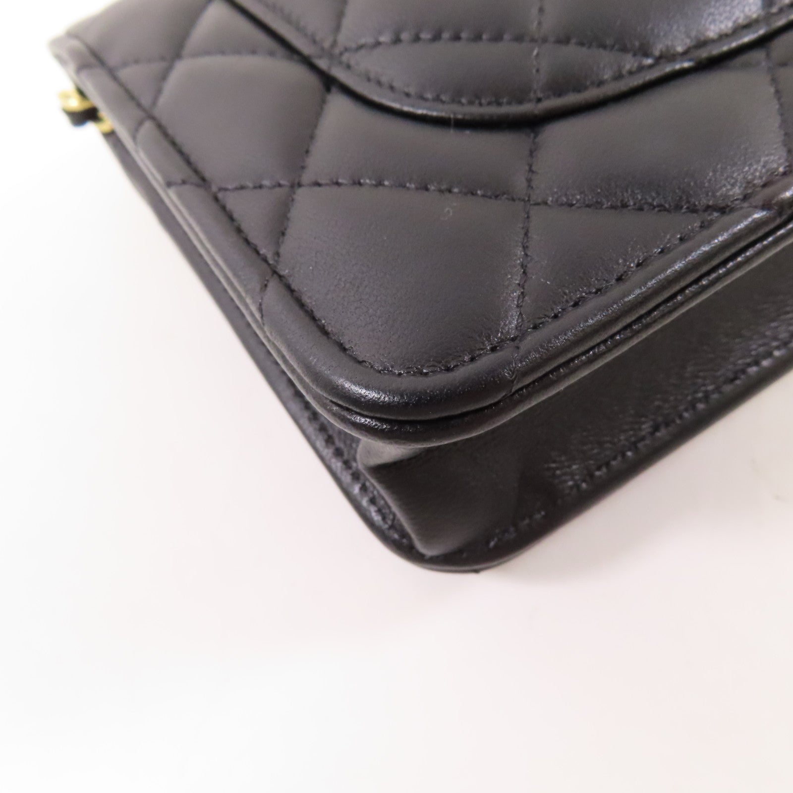 CHANEL 皮革WOC Wallet On Chain金扣鏈帶肩背袋