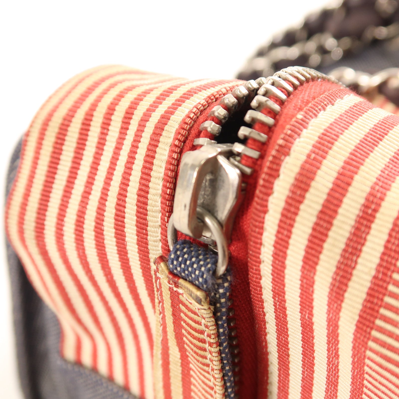 CHANEL 牛仔布Chain Shoulder銀扣鏈帶肩背袋