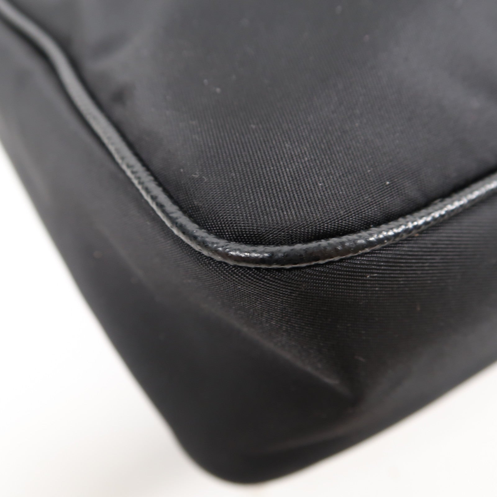 PRADA 尼龍Re-Nylon Shoulder Bag銀扣肩背袋黑色