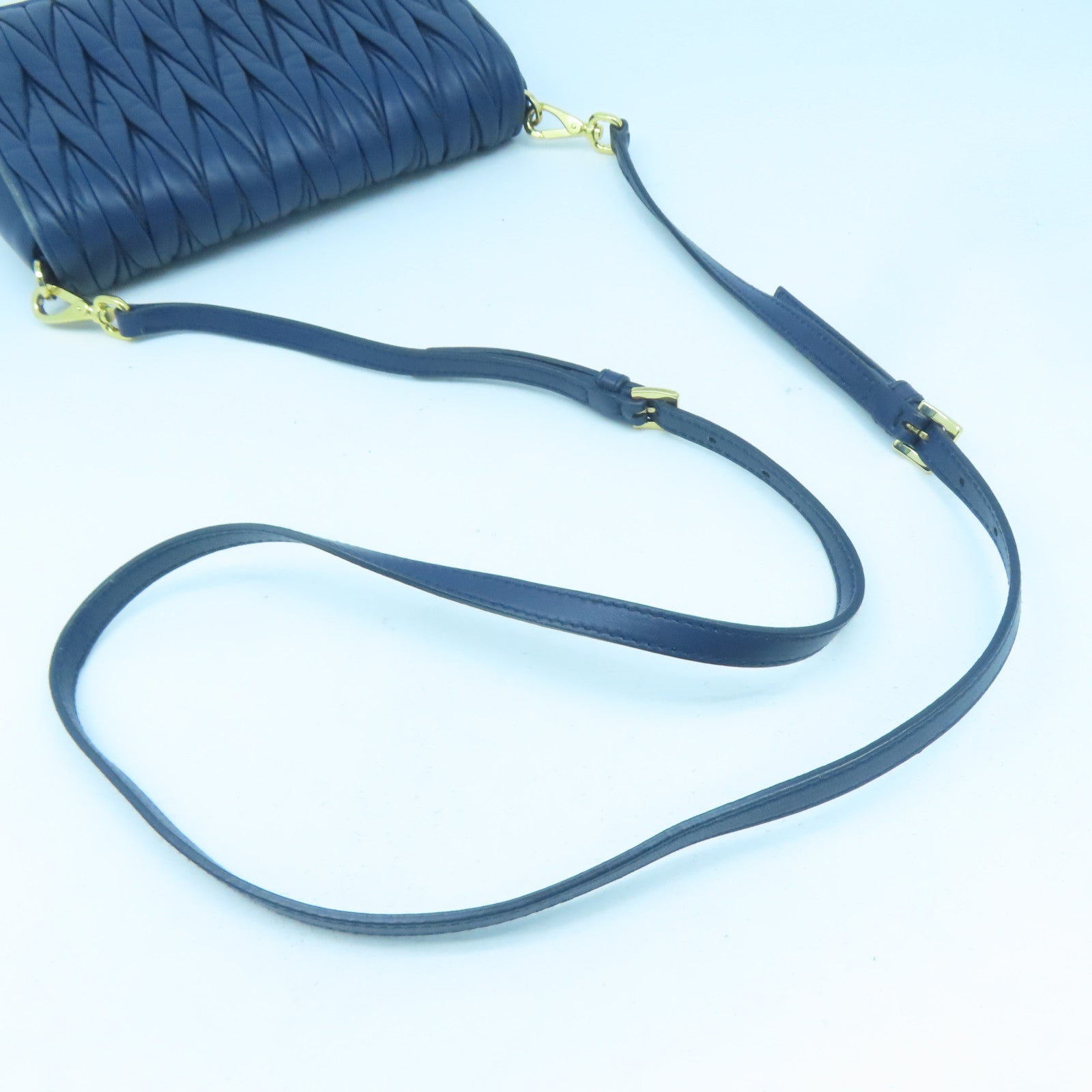 Miu Miu 【激減優惠】羊皮皮革Shoulder Bag金扣肩背袋深藍色