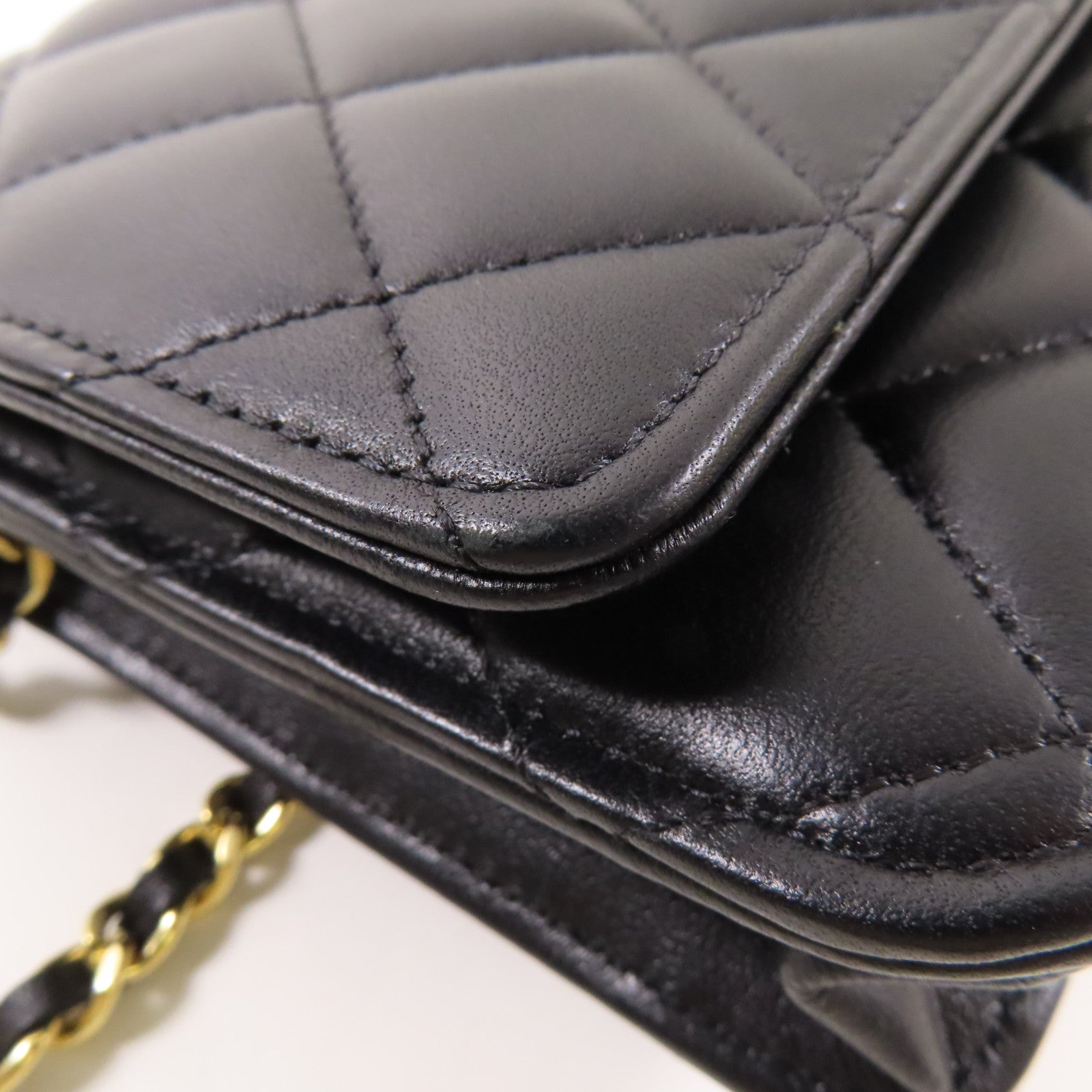 CHANEL 皮革WOC Wallet On Chain金扣鏈帶肩背袋