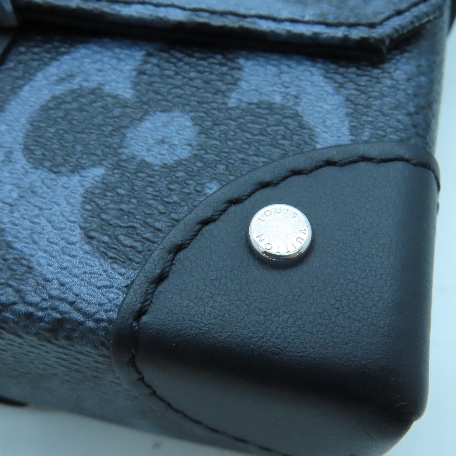LOUIS VUITTON Monogram Pastel Noir Pastel Trunk銀扣肩背袋黑色