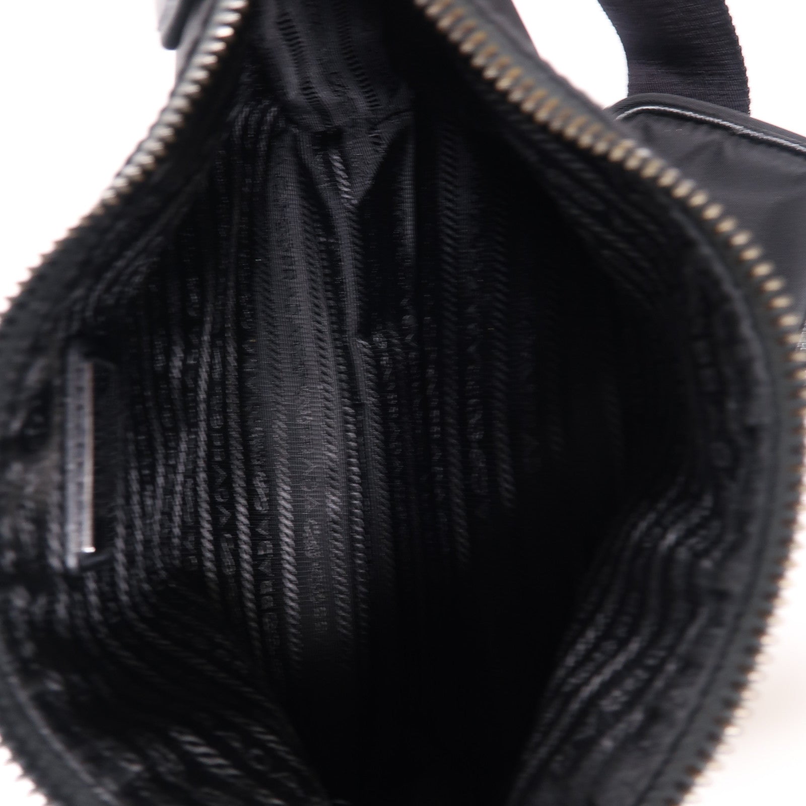 PRADA 尼龍Re-Nylon Shoulder Bag銀扣肩背袋黑色