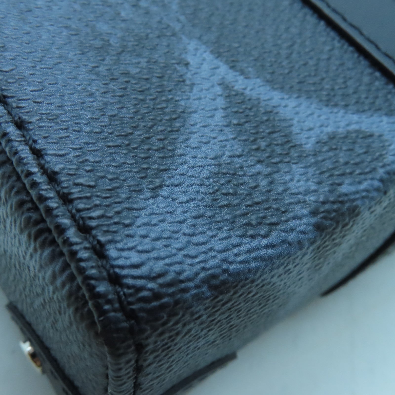 LOUIS VUITTON Monogram Pastel Noir Pastel Trunk銀扣肩背袋黑色