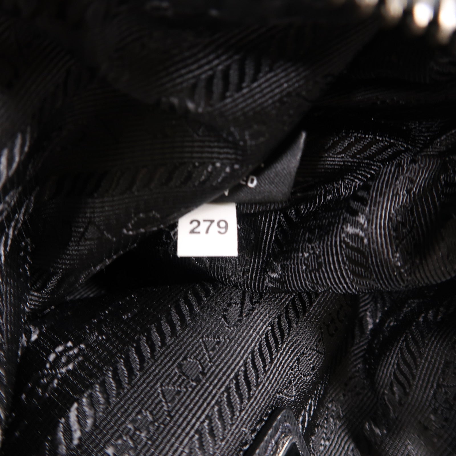 PRADA 尼龍Re-Nylon Shoulder Bag銀扣肩背袋黑色