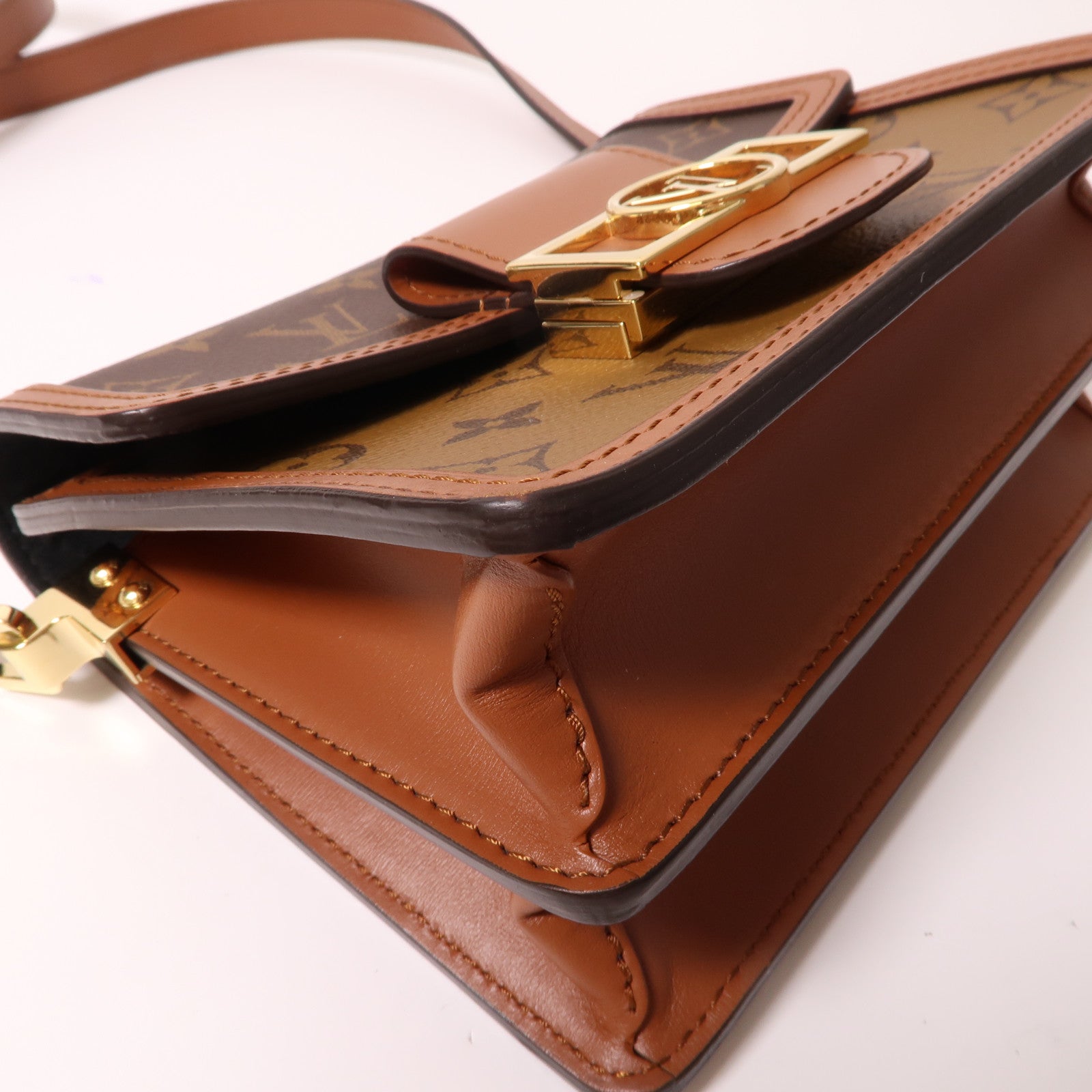 LOUIS VUITTON Monogram Reverse Mini Dauphine金扣肩背袋棕色