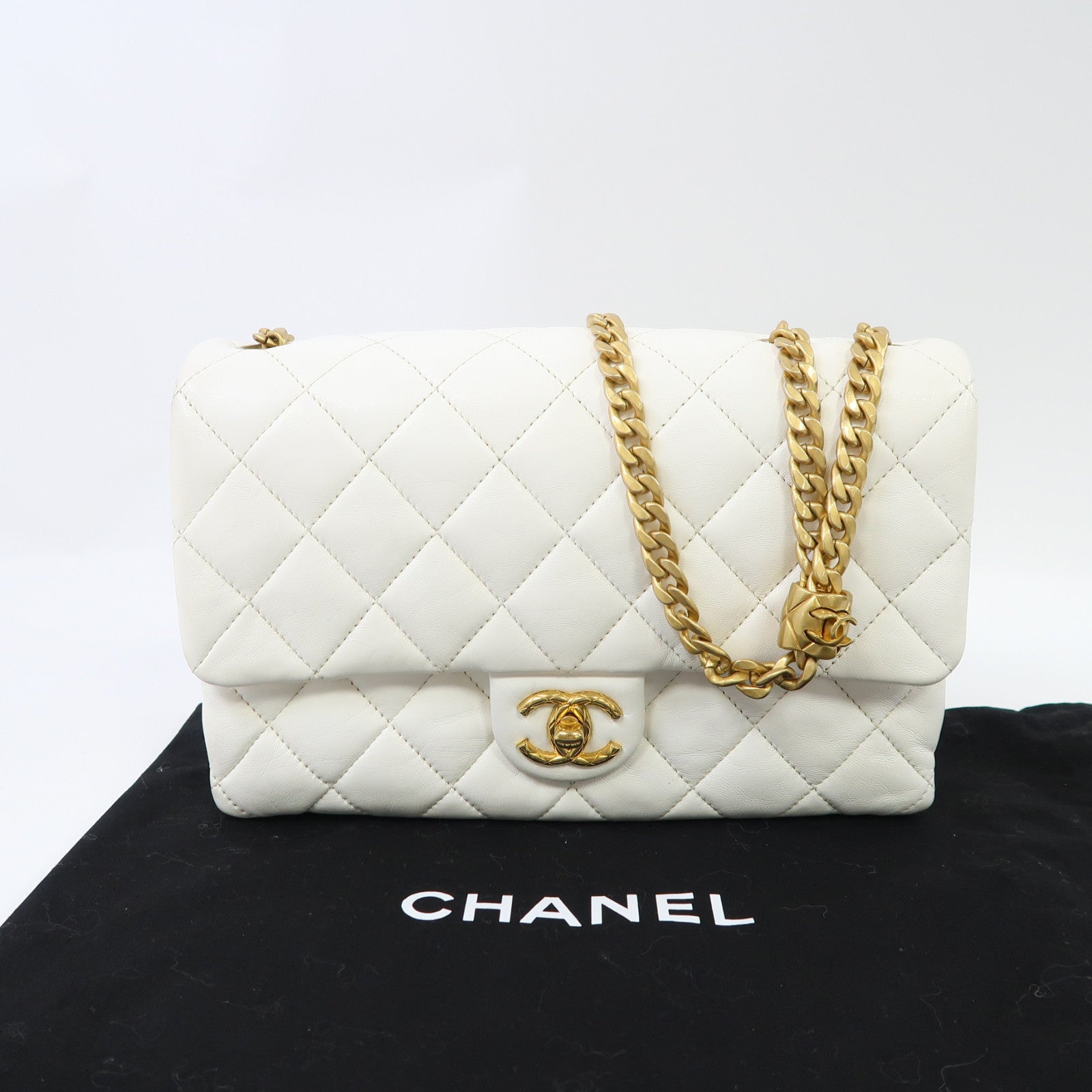 CHANEL 菱格皮革Chain Shoulder金扣鏈帶肩背袋白色