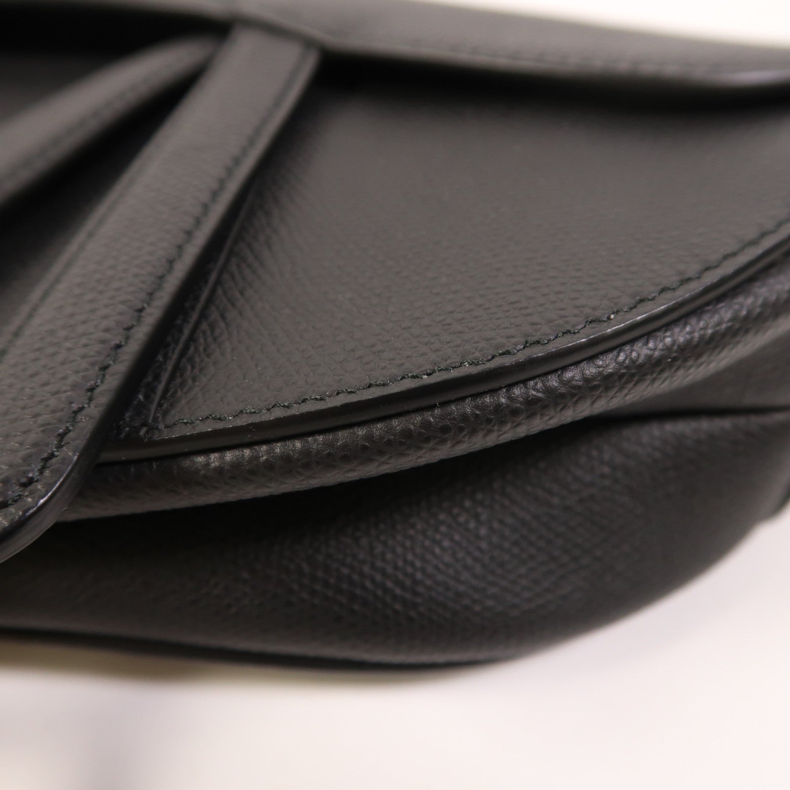 Dior 牛皮皮革Saddle Medium金扣肩背袋