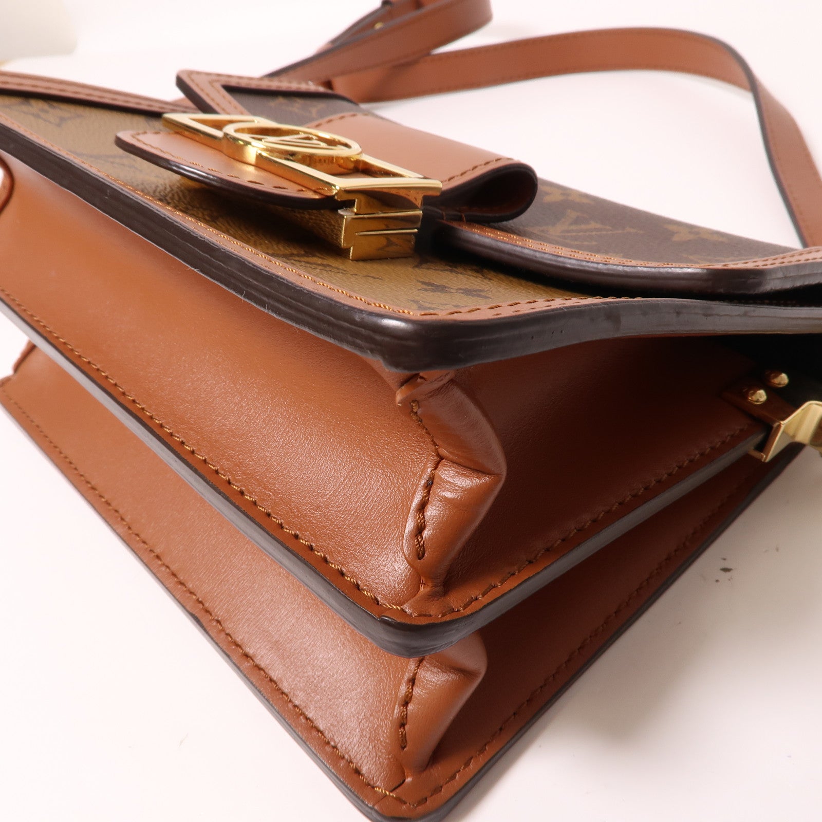 LOUIS VUITTON Monogram Reverse Mini Dauphine金扣肩背袋棕色