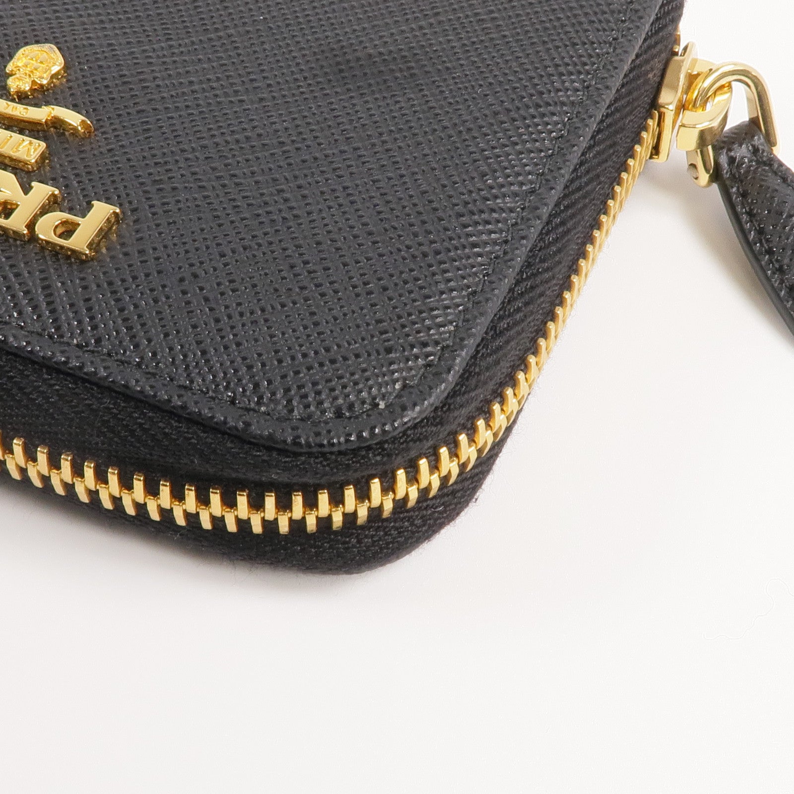 PRADA Saffiano皮革Coin Case金扣零錢包