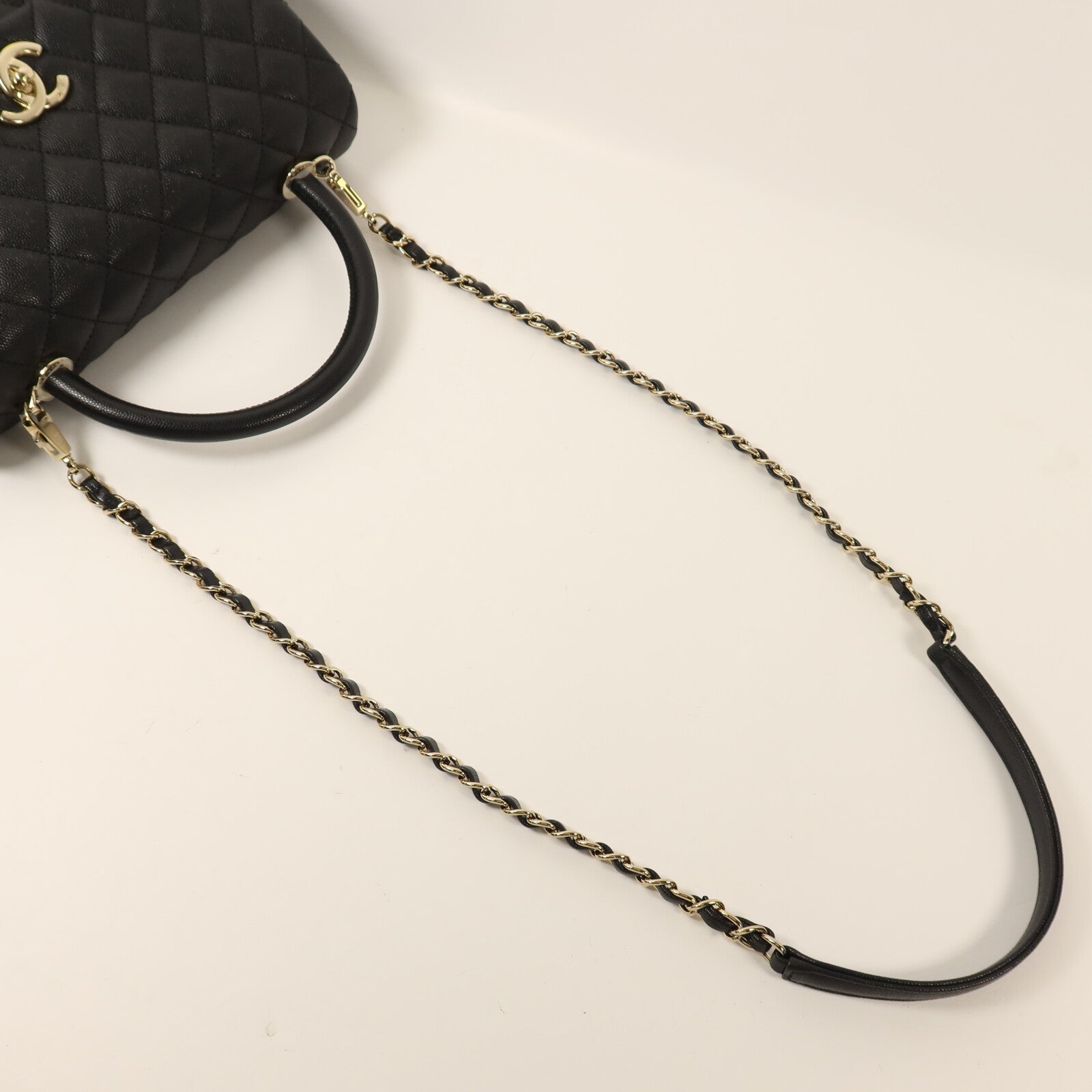 CHANEL 牛皮皮革Coco Handle Medium金扣鏈帶手挽肩背兩用袋