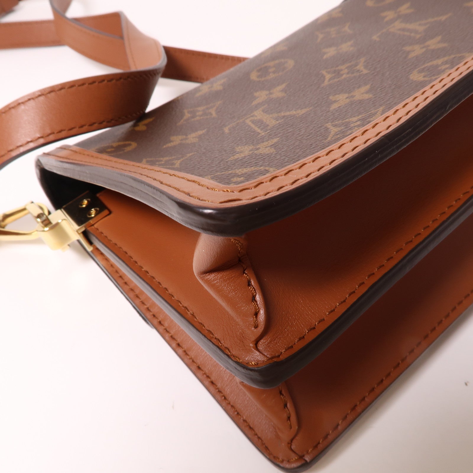LOUIS VUITTON Monogram Reverse Mini Dauphine金扣肩背袋棕色