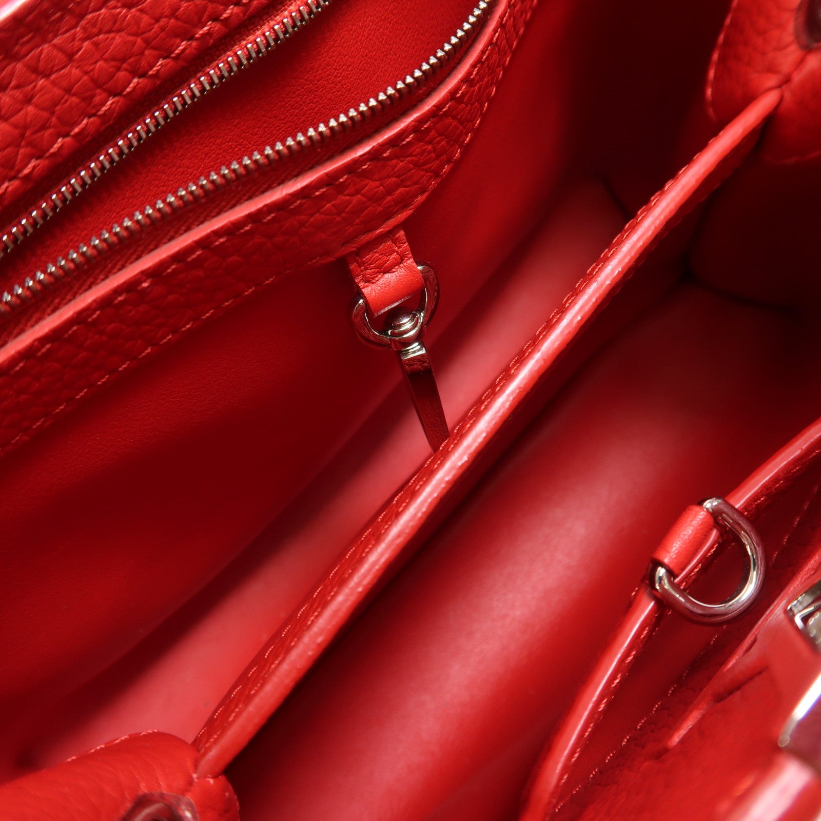 LOUIS VUITTON 【激減優惠】Taurillon Capucines BB銀扣手挽肩背兩用袋