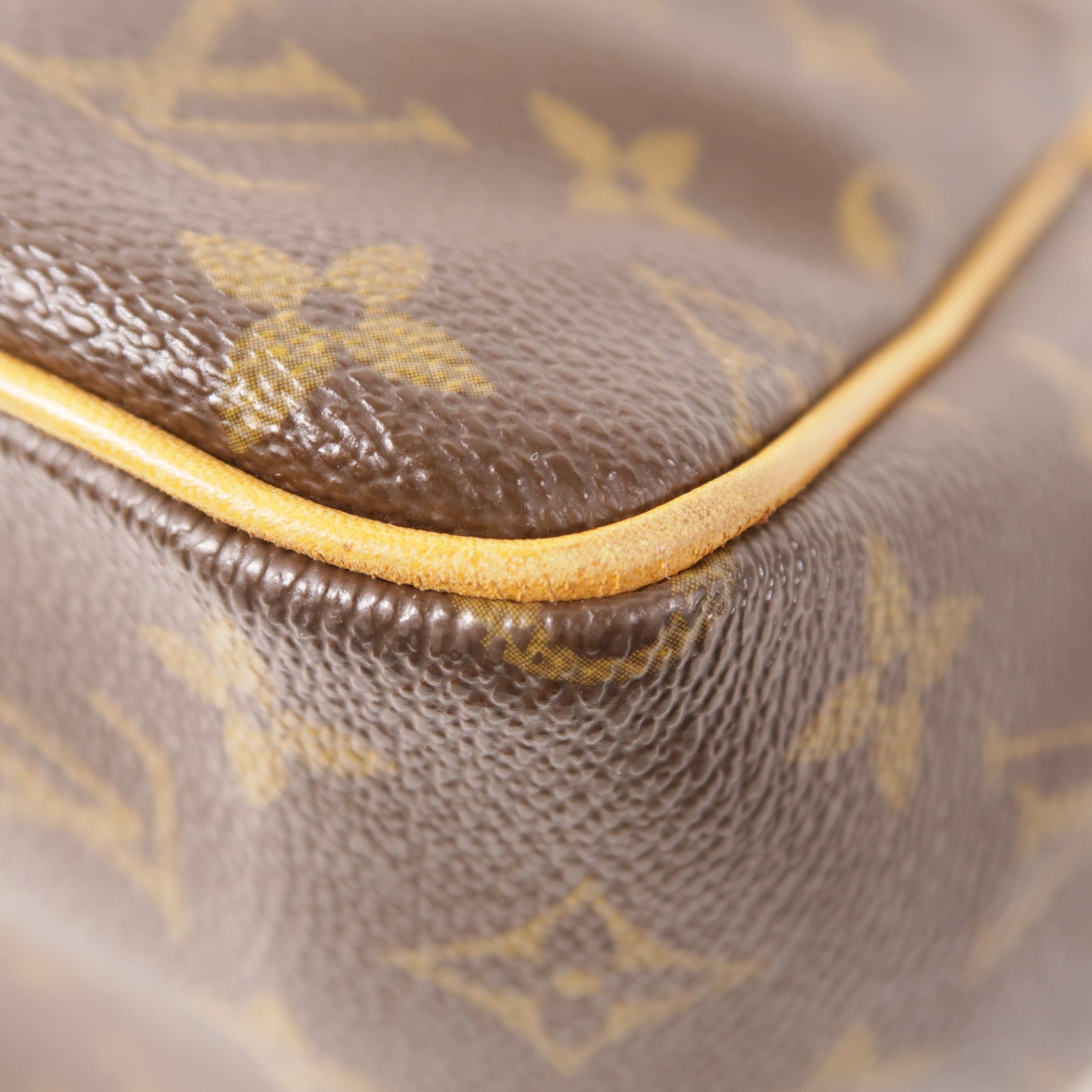 LOUIS VUITTON Monogram Batignolles Vertical金扣手挽袋棕色