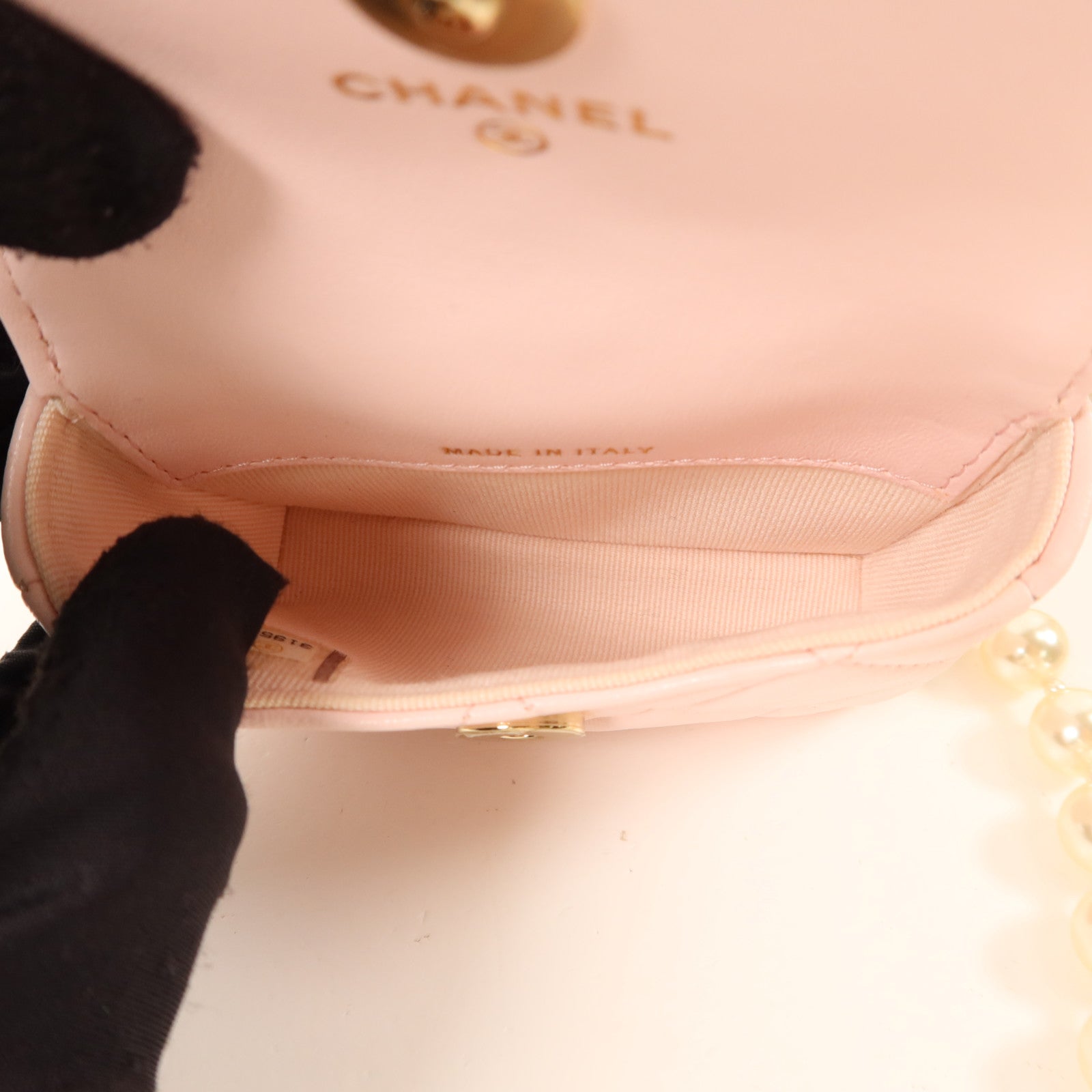 CHANEL 羊皮皮革Body Bag金扣鏈帶肩背袋