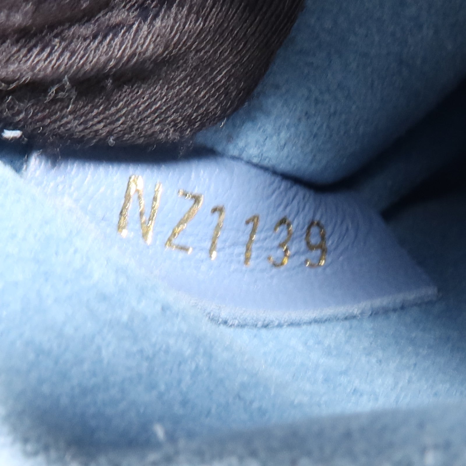 LOUIS VUITTON Monogram Embroidered Quilted Denim New Wave Chain Bag金扣手挽肩背兩用袋