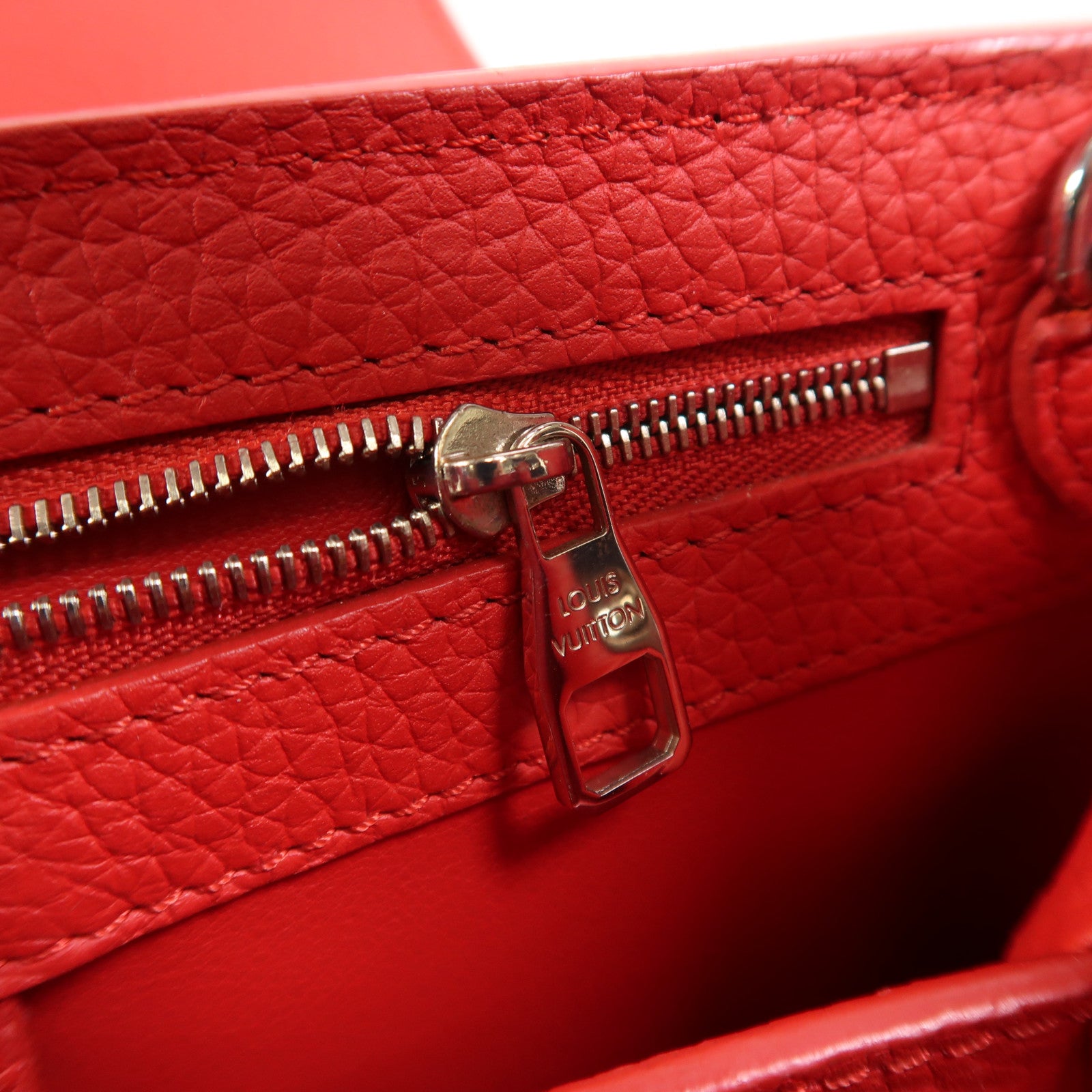 LOUIS VUITTON 【激減優惠】Taurillon Capucines BB銀扣手挽肩背兩用袋