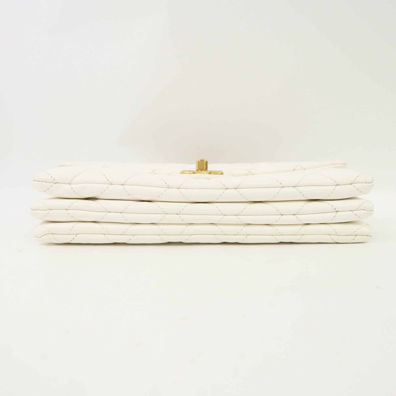 CHANEL 菱格皮革Chain Shoulder金扣鏈帶肩背袋白色