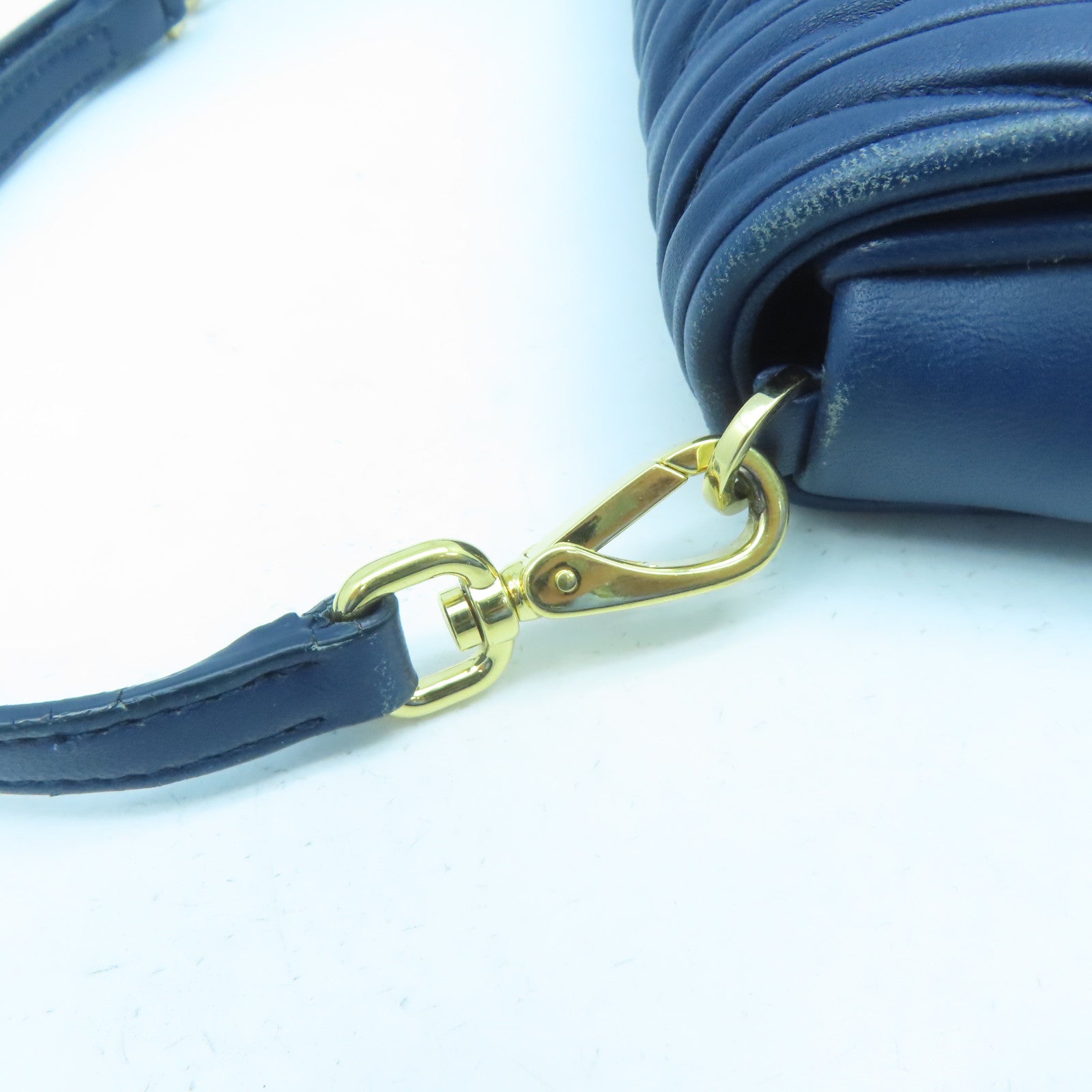 Miu Miu 【激減優惠】羊皮皮革Shoulder Bag金扣肩背袋深藍色