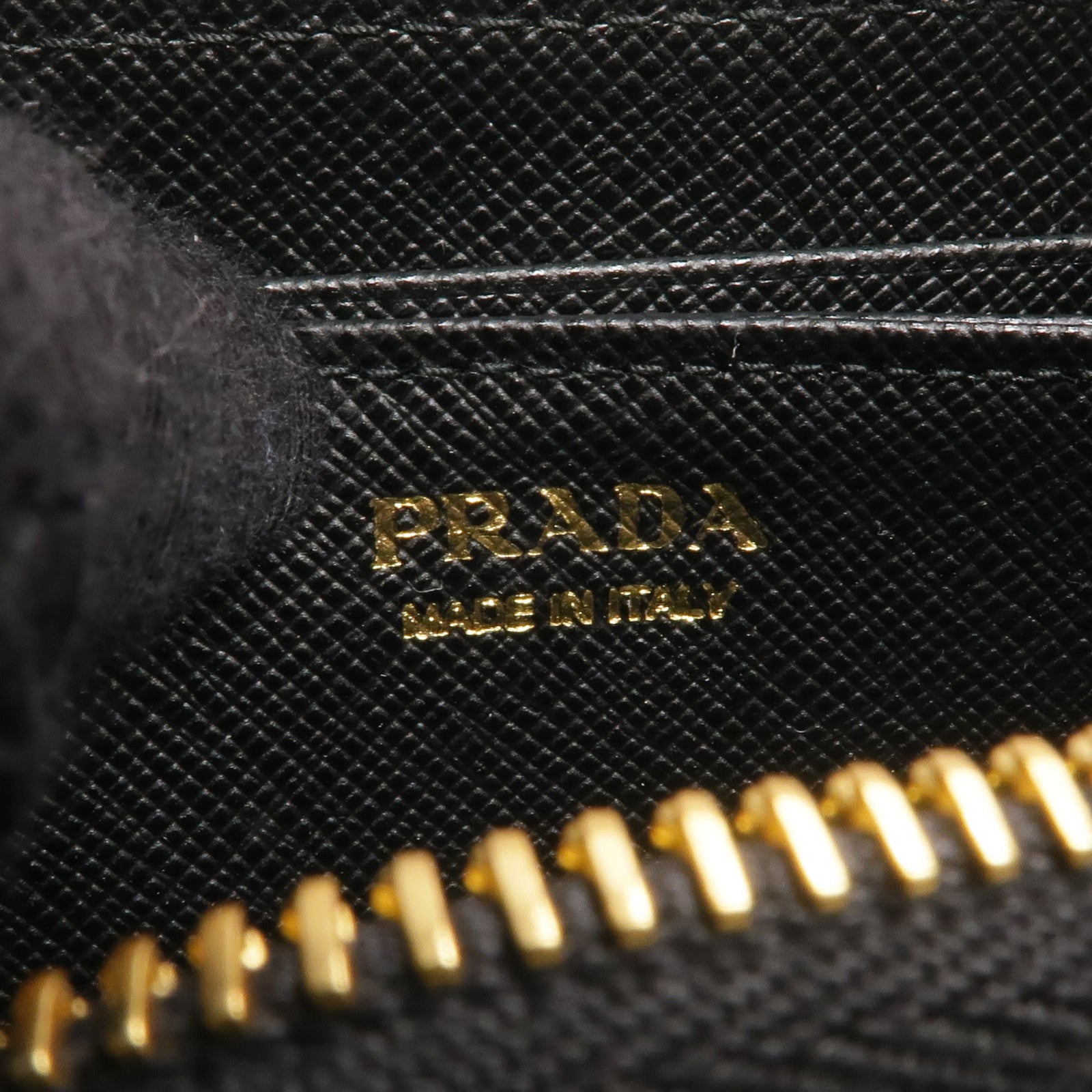PRADA Saffiano皮革Coin Case金扣零錢包