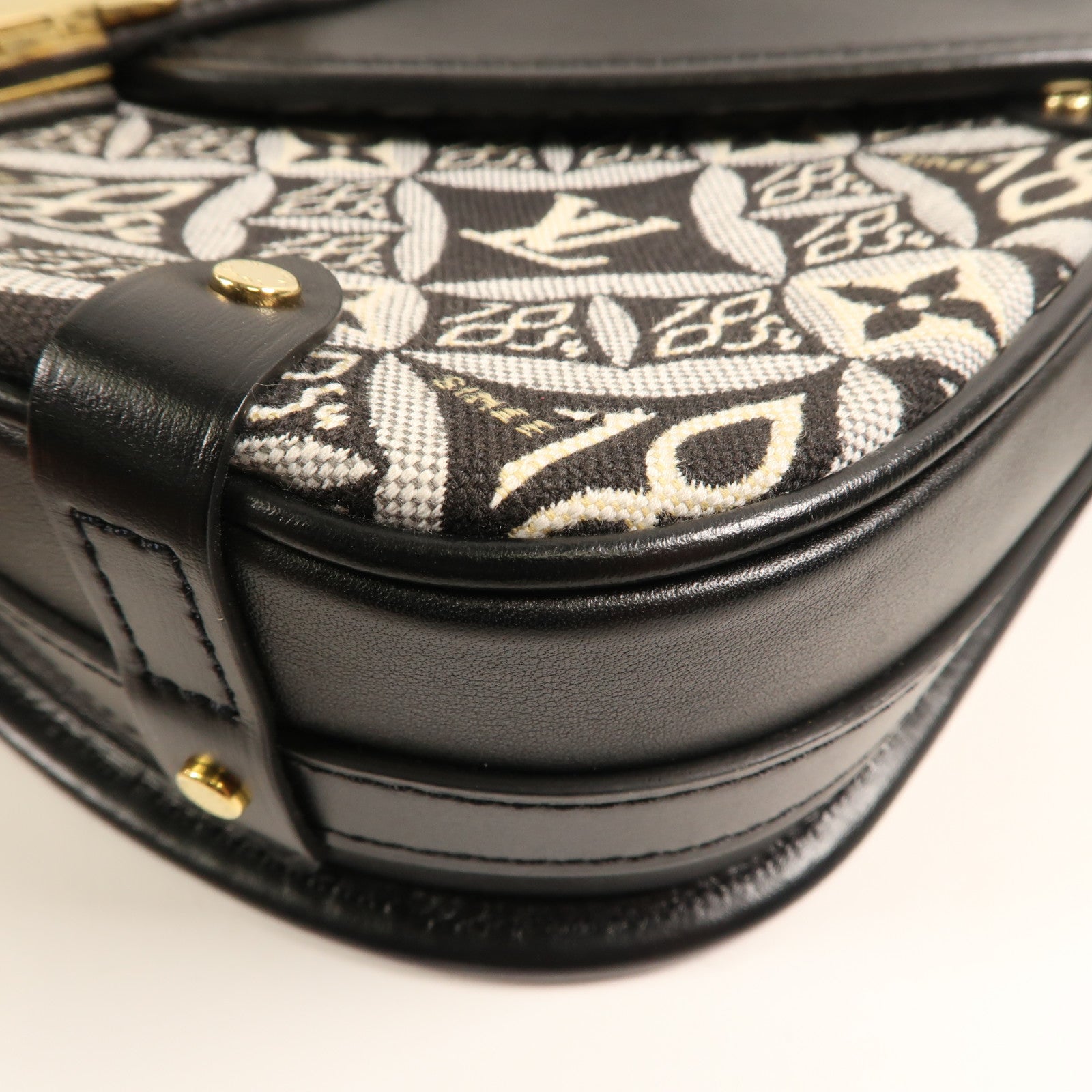 LOUIS VUITTON Monogram Jacquard Since 1854 Neo Saumur MM金扣肩背袋黑色