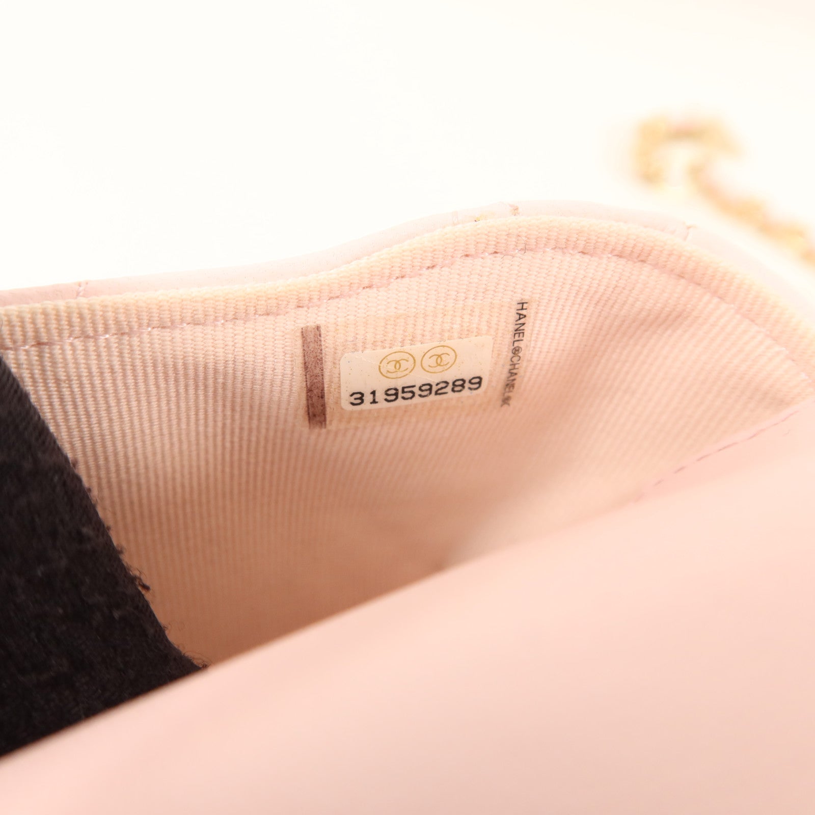 CHANEL 羊皮皮革Body Bag金扣鏈帶肩背袋