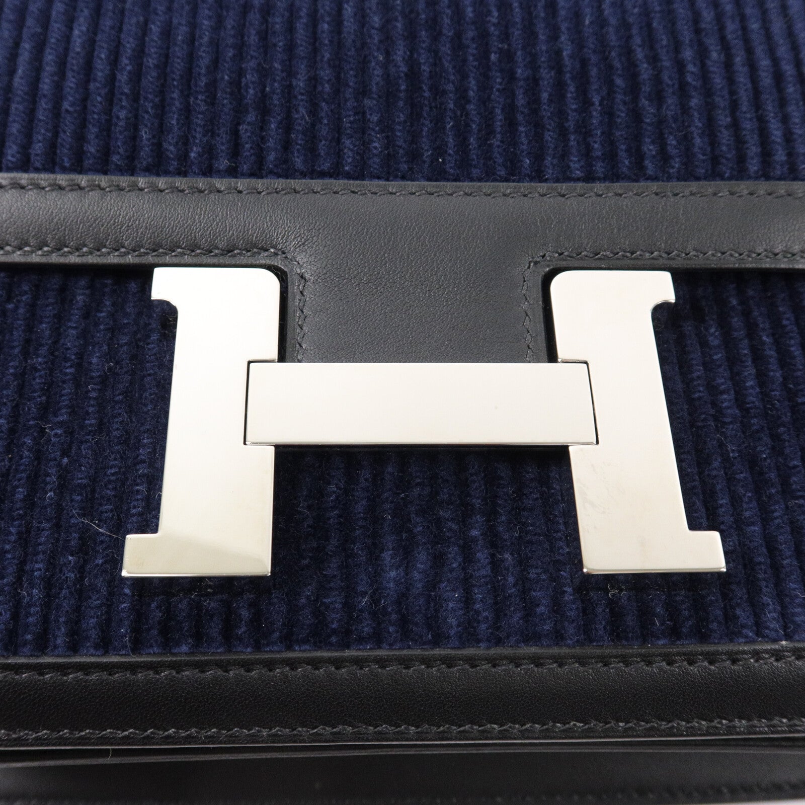 HERMES Velvet-Corduroy/Swif皮革Constance 24肩背袋Bleu Marine/Noir