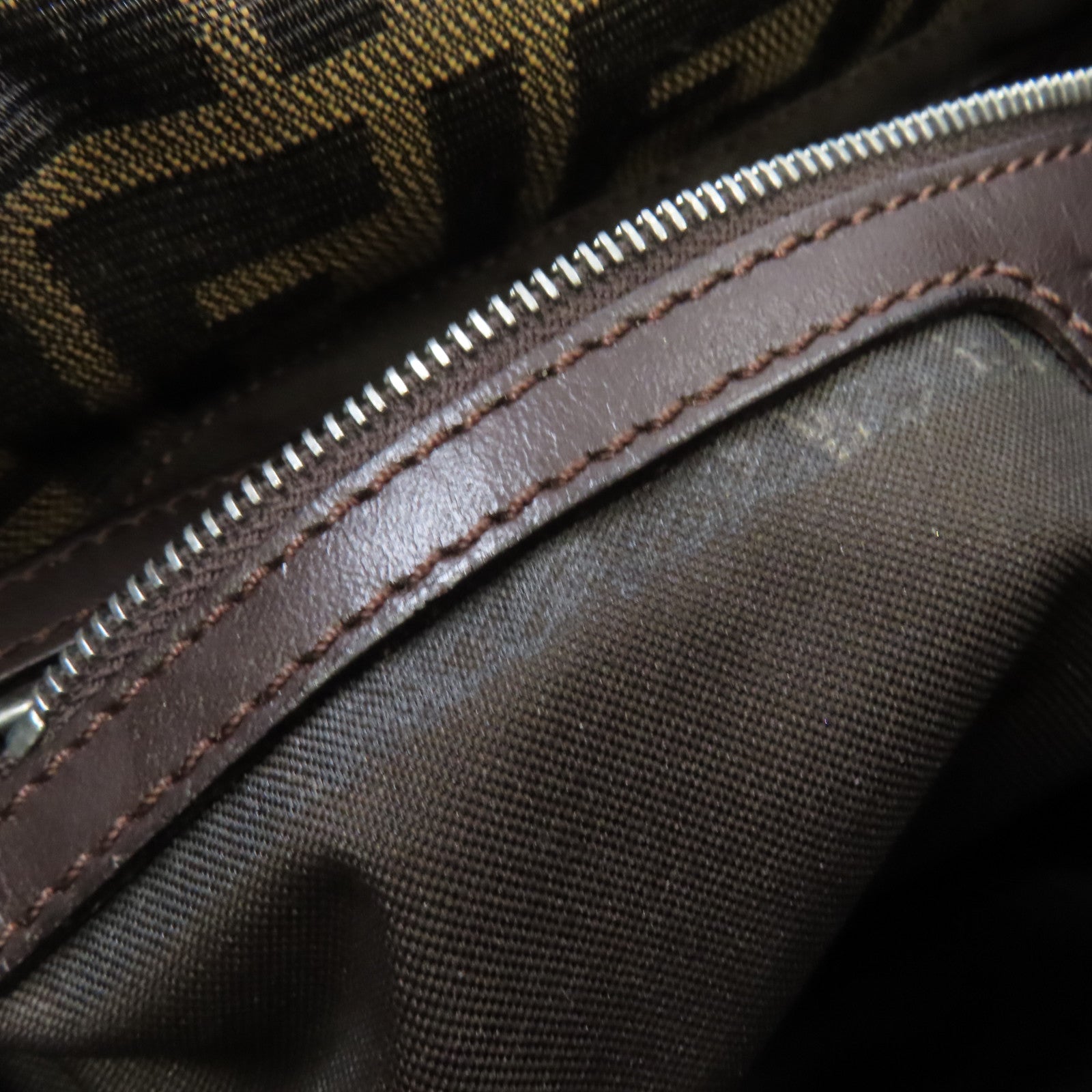 FENDI 帆布Shoulder Bag銀扣肩背袋啡色